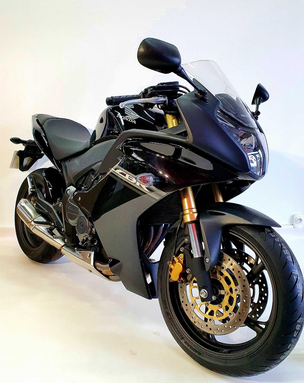 Honda CBR600F 2011 vue 3/4 droite