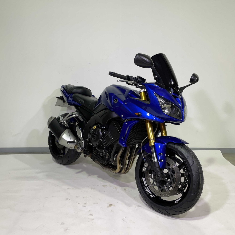 Yamaha FZS1000Fazer 2006 vue 3/4 droite