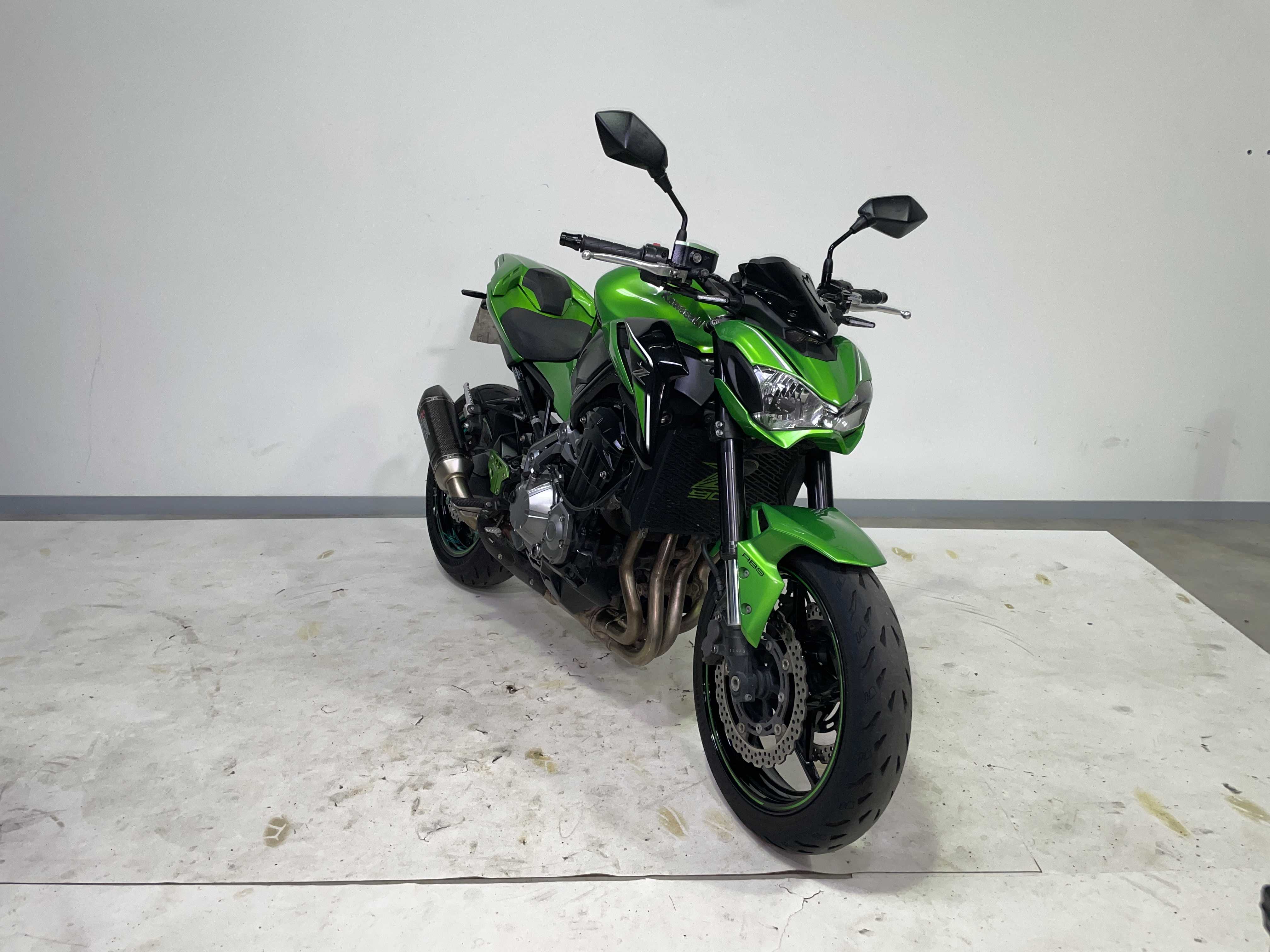 Kawasaki Z900 2017 HD vue 3/4 droite