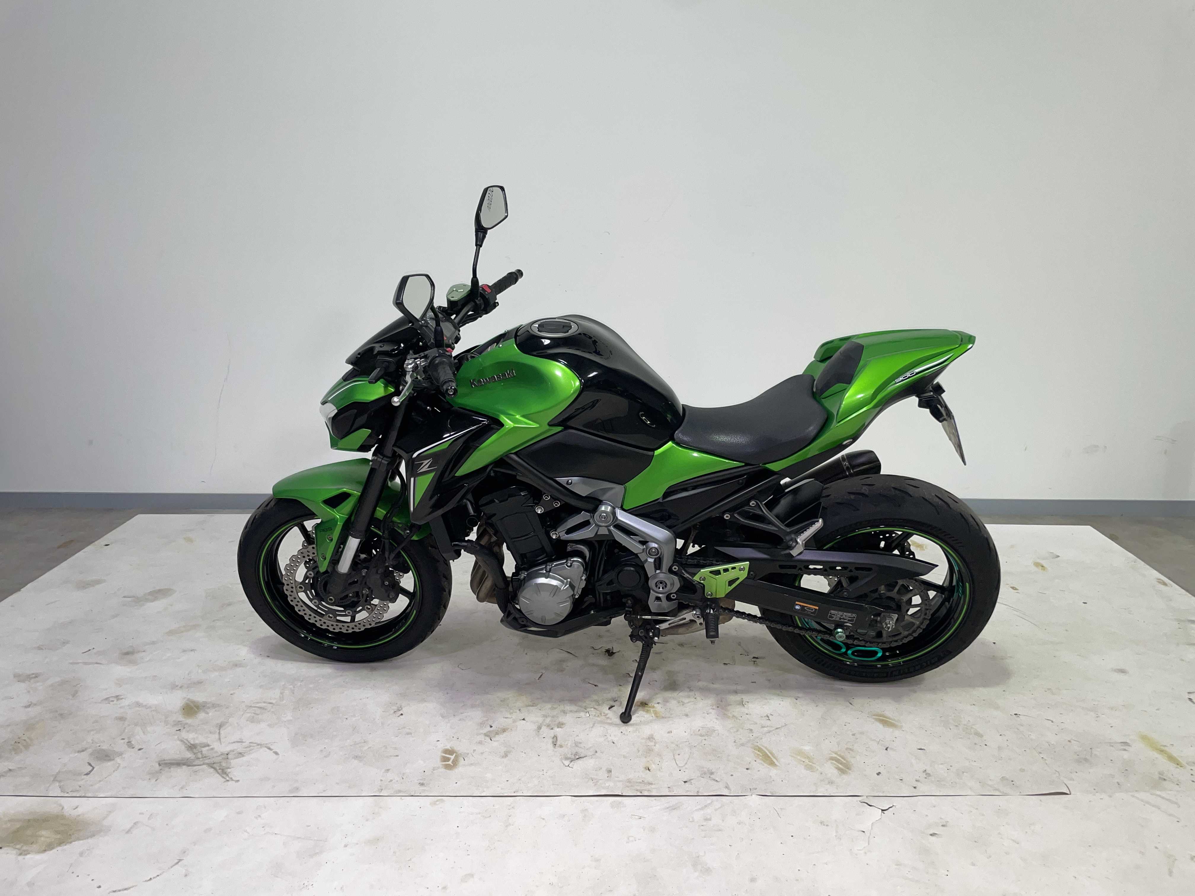 Kawasaki Z900 2017 HD vue gauche