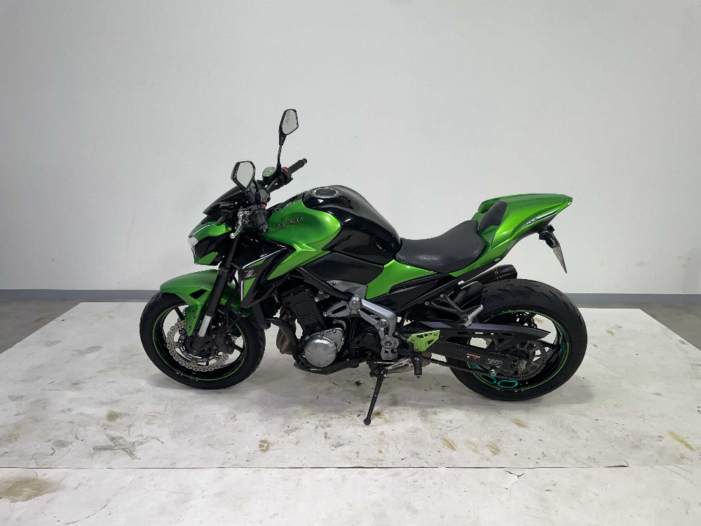 Kawasaki Z900 2017 vue gauche