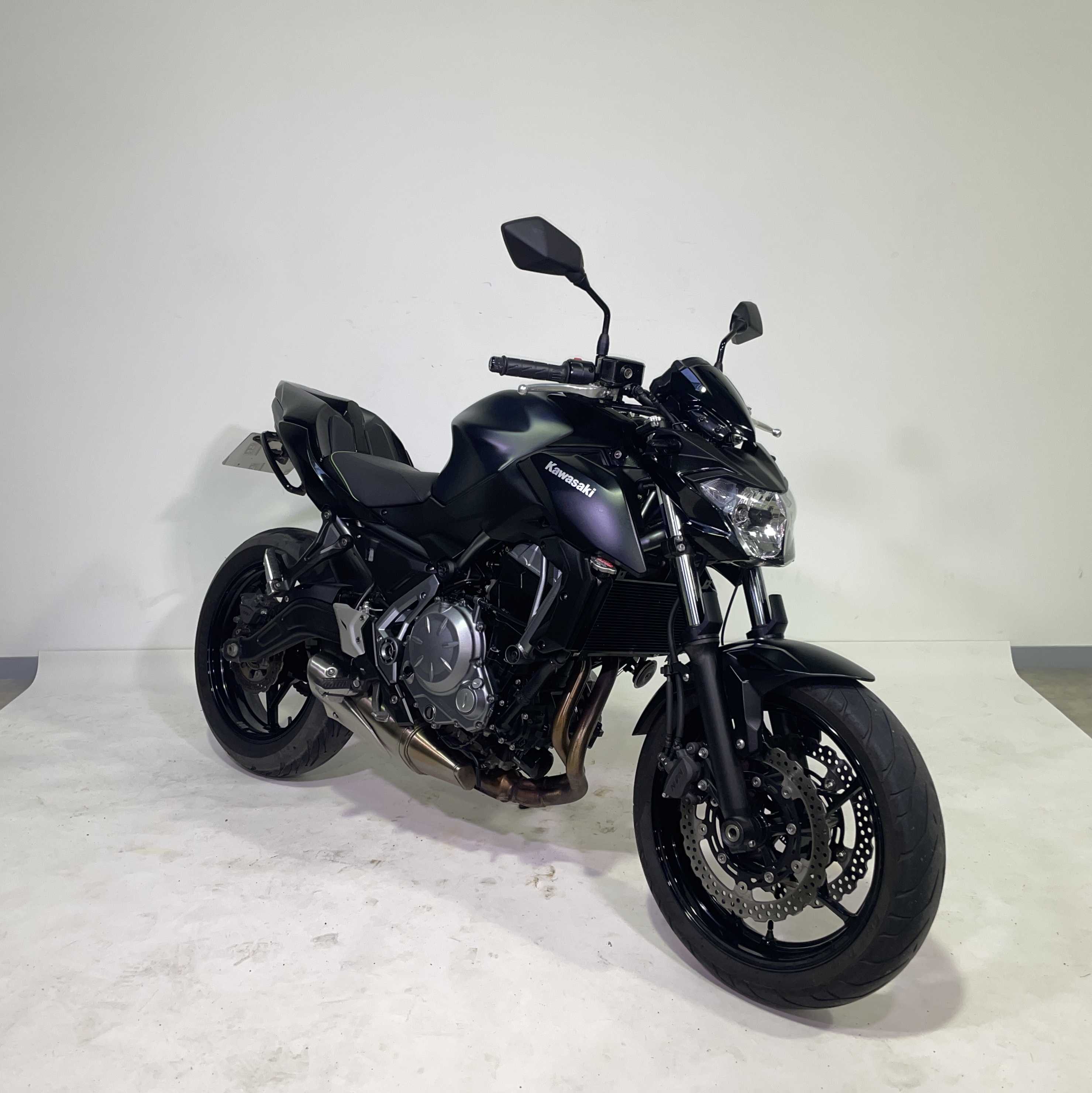 Kawasaki Z650 2017 HD vue 3/4 droite