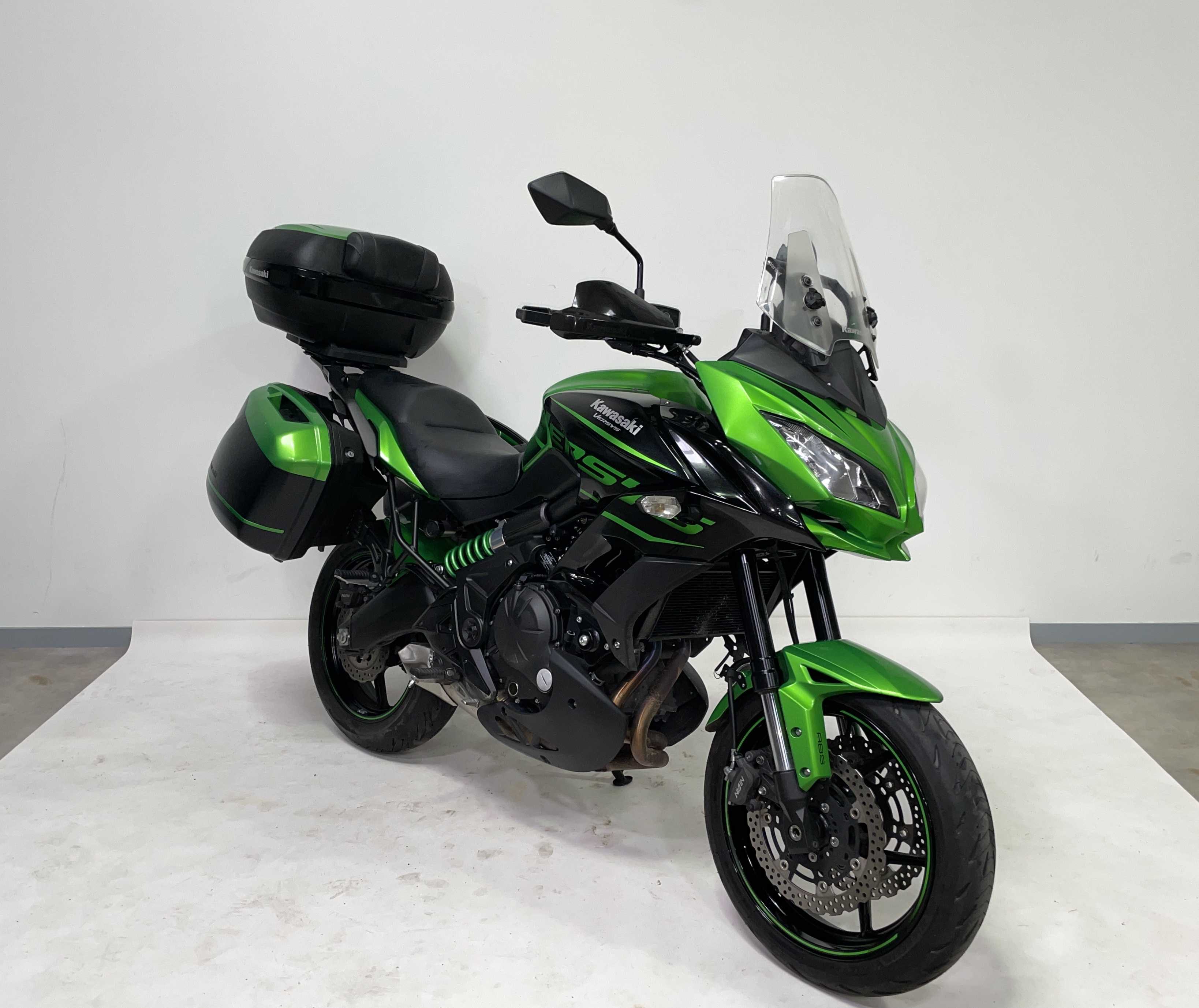 Kawasaki KLE650Versys Tourer 2017 HD vue 3/4 droite