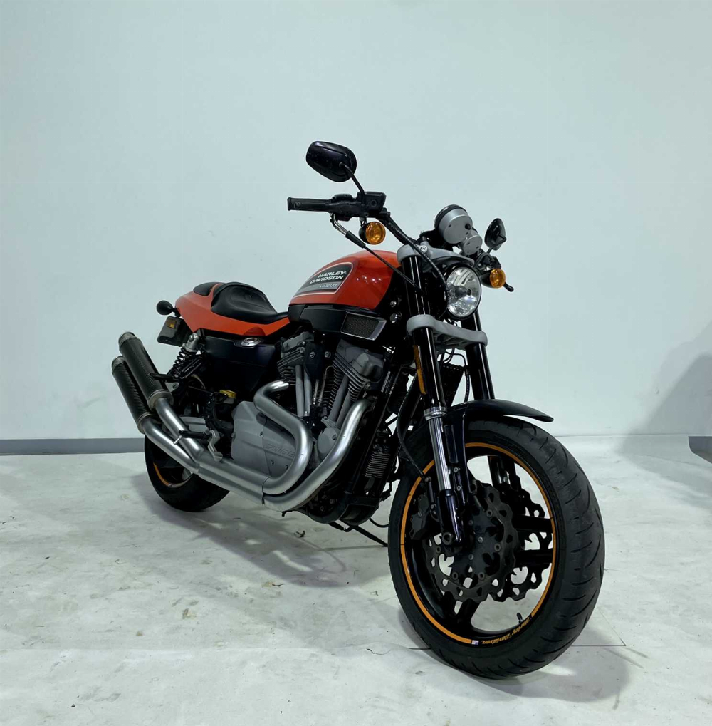 Harley-Davidson XR 1200 2010 vue 3/4 droite