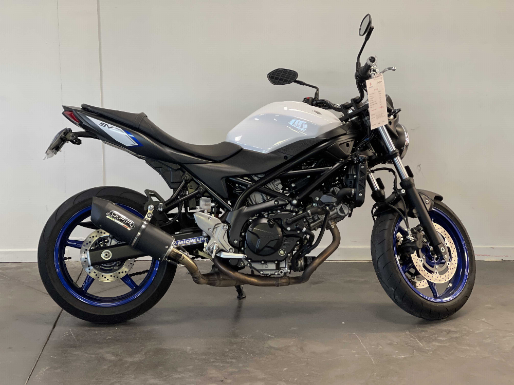 Suzuki SV 650 2017 vue 3/4 droite