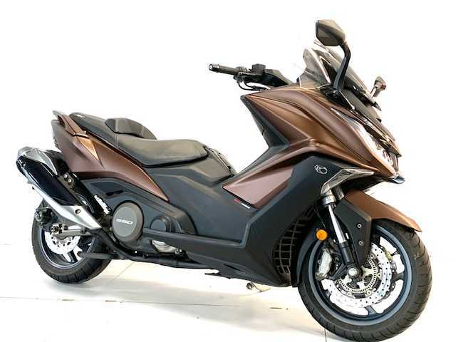 Kymco AK 550 2020 HD vue 3/4 droite