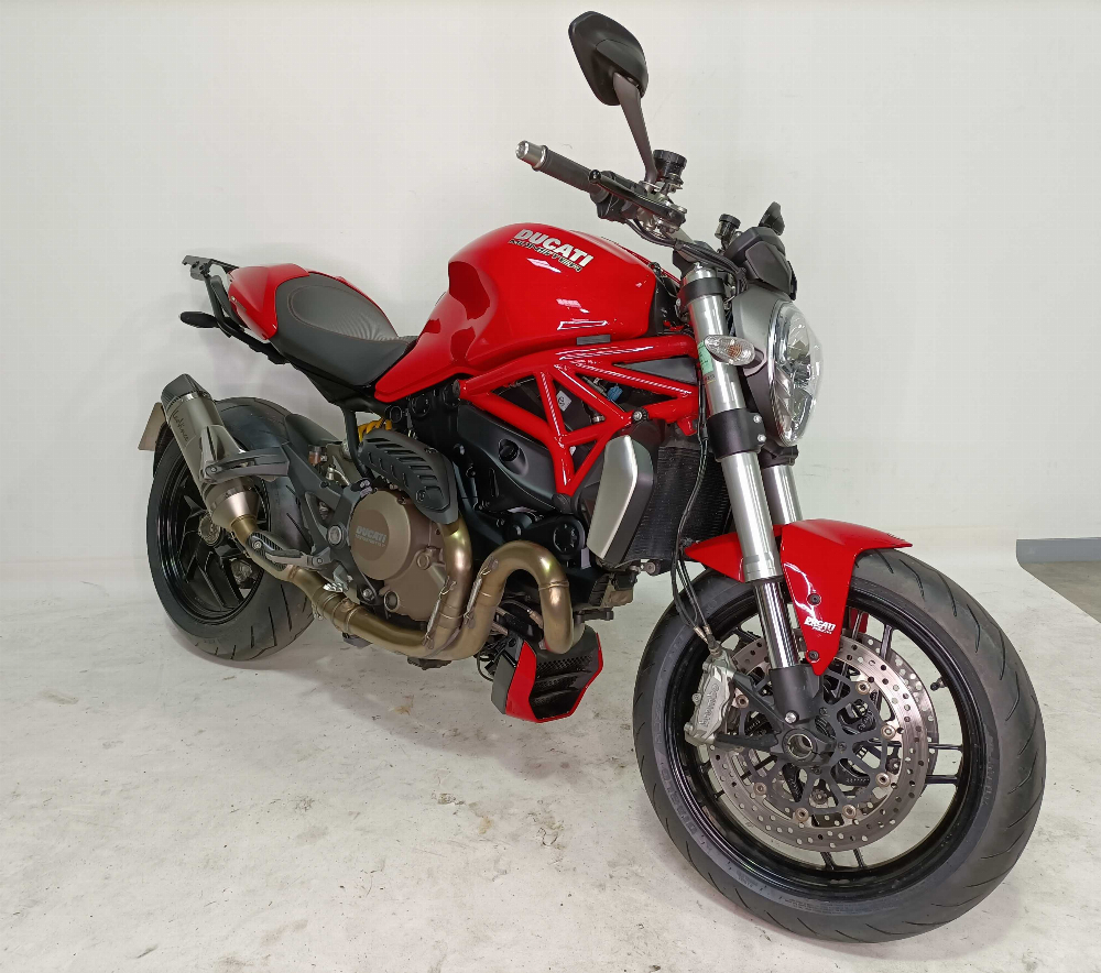 Ducati 1200Monster 2016 vue 3/4 droite