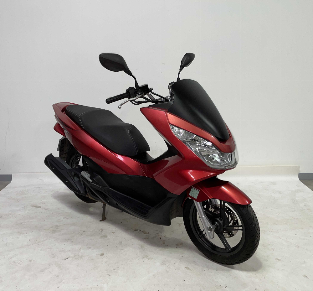 Honda PCX 125 2014 vue 3/4 droite