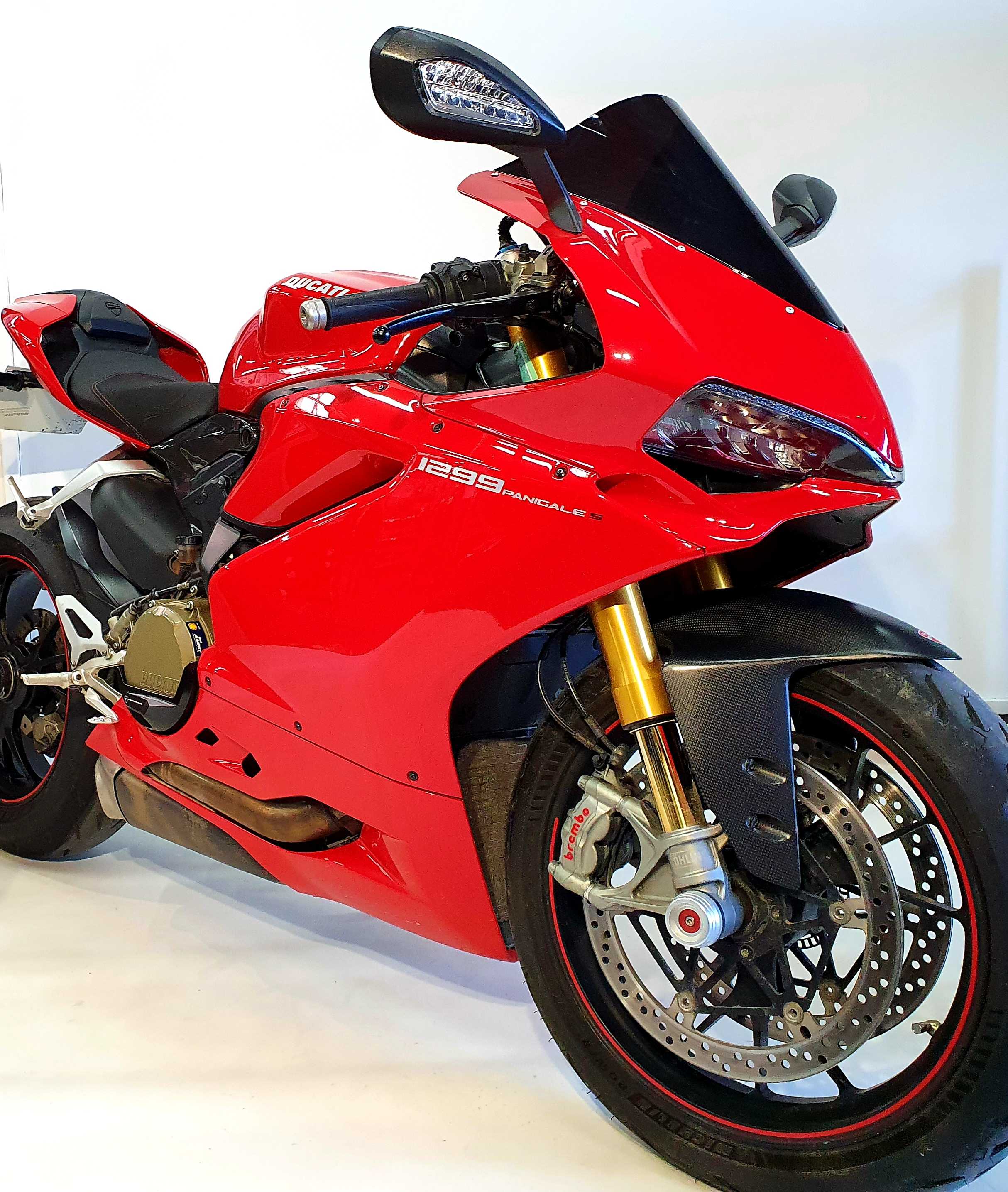 Ducati PANIGALE S 2016 HD vue 3/4 droite