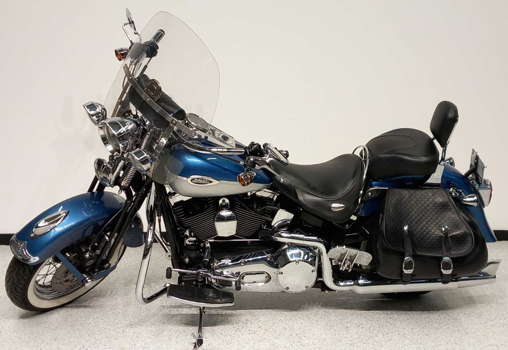 Harley-Davidson HERITAGE SPRINGER SOFTAIL - 2004 HD vue gauche