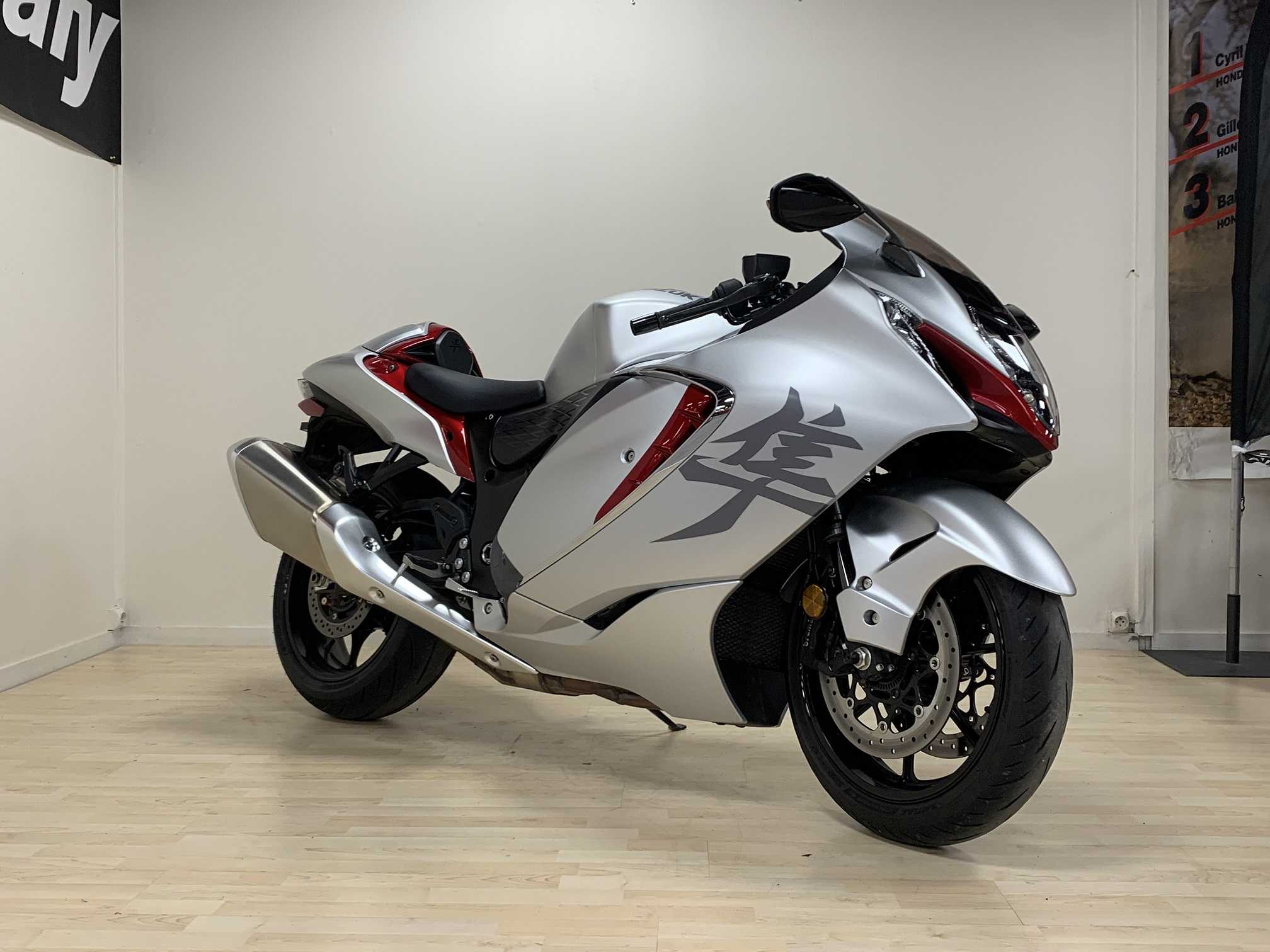 Suzuki GSX-R 1300 HAYABUSA ABS 2021 HD vue 3/4 droite