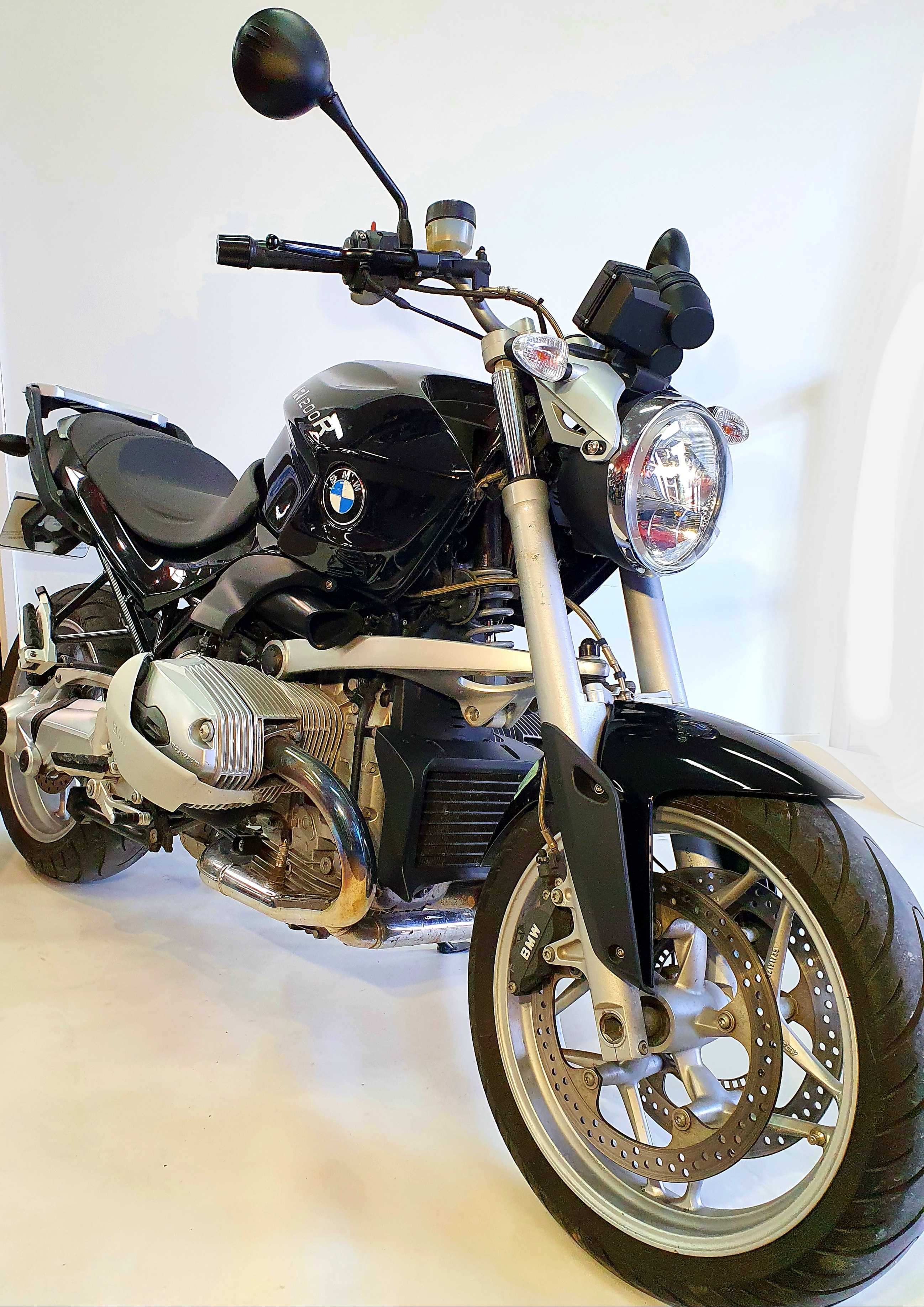 BMW r1200r 2007 HD vue 3/4 droite