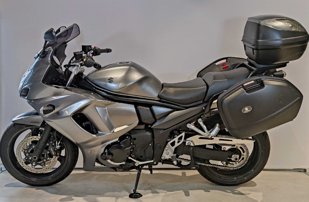 Suzuki GSX 1250 FA GT 2011 vue gauche