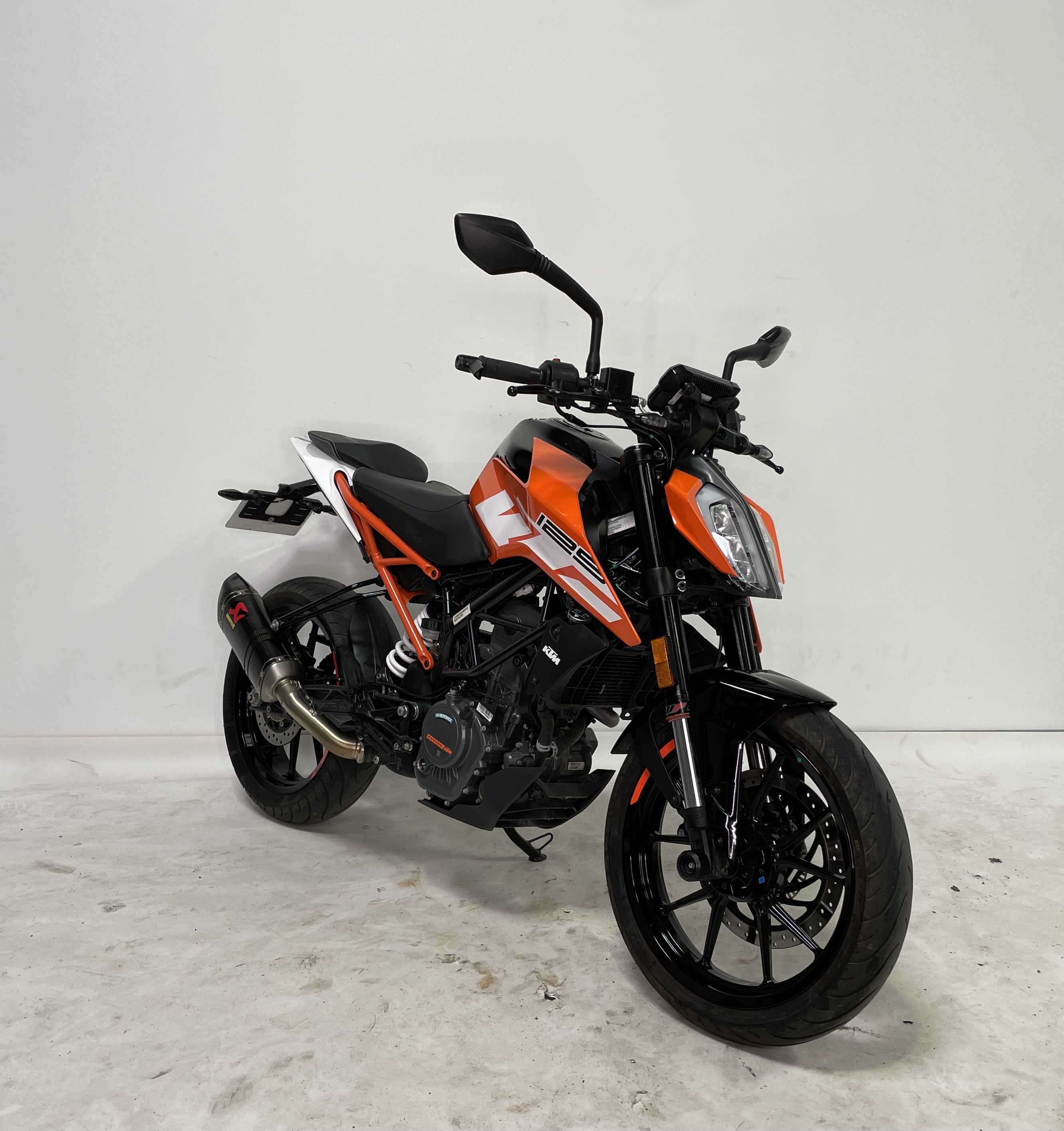 KTM 125 Duke 2020 HD vue 3/4 droite