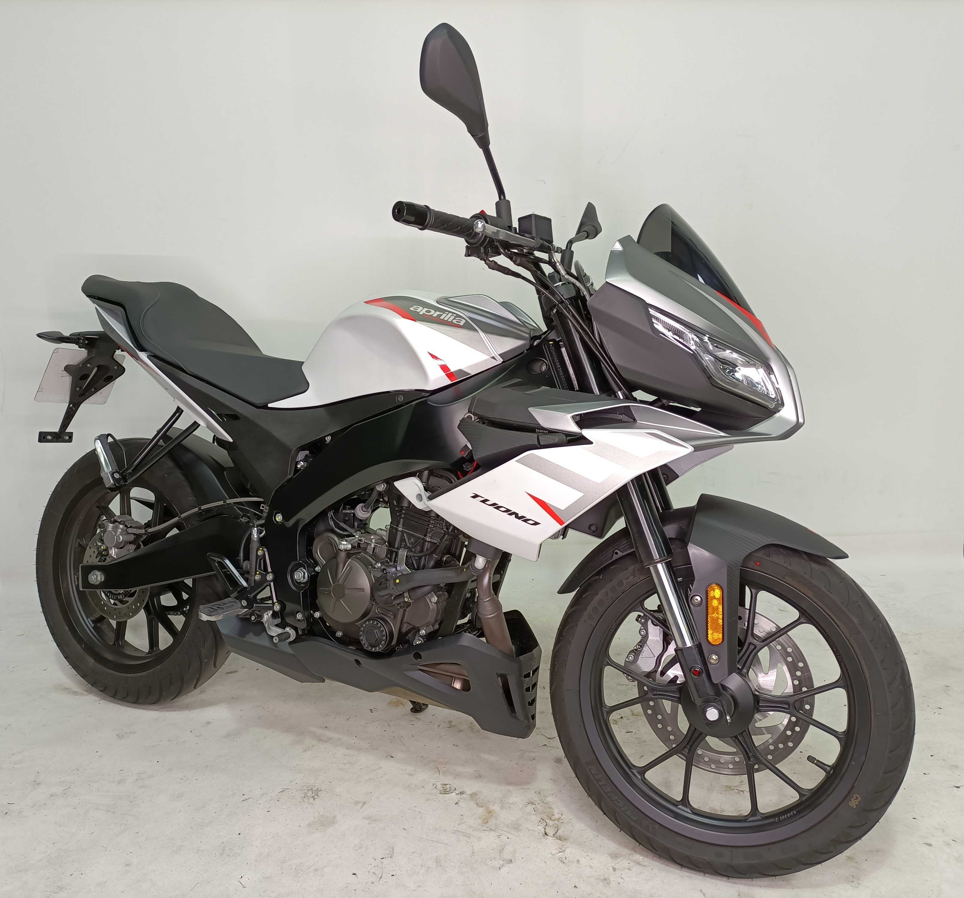 Aprilia Tuono 125 2020 HD vue 3/4 droite