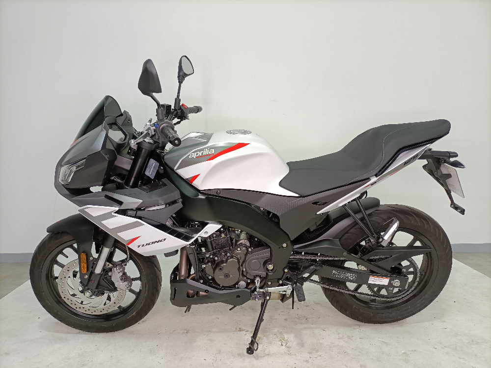 Aprilia Tuono 125 2020 vue gauche