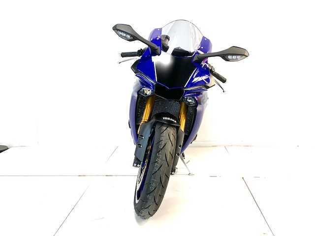 Yamaha R1 2018 HD vue avant