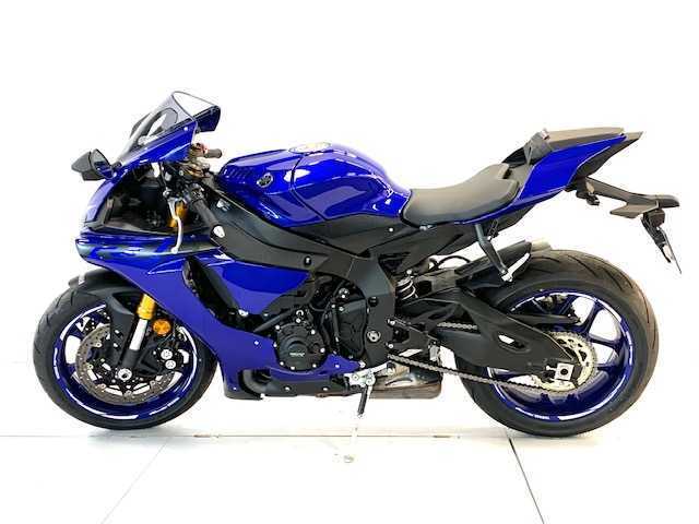 Yamaha R1 2018 HD vue gauche