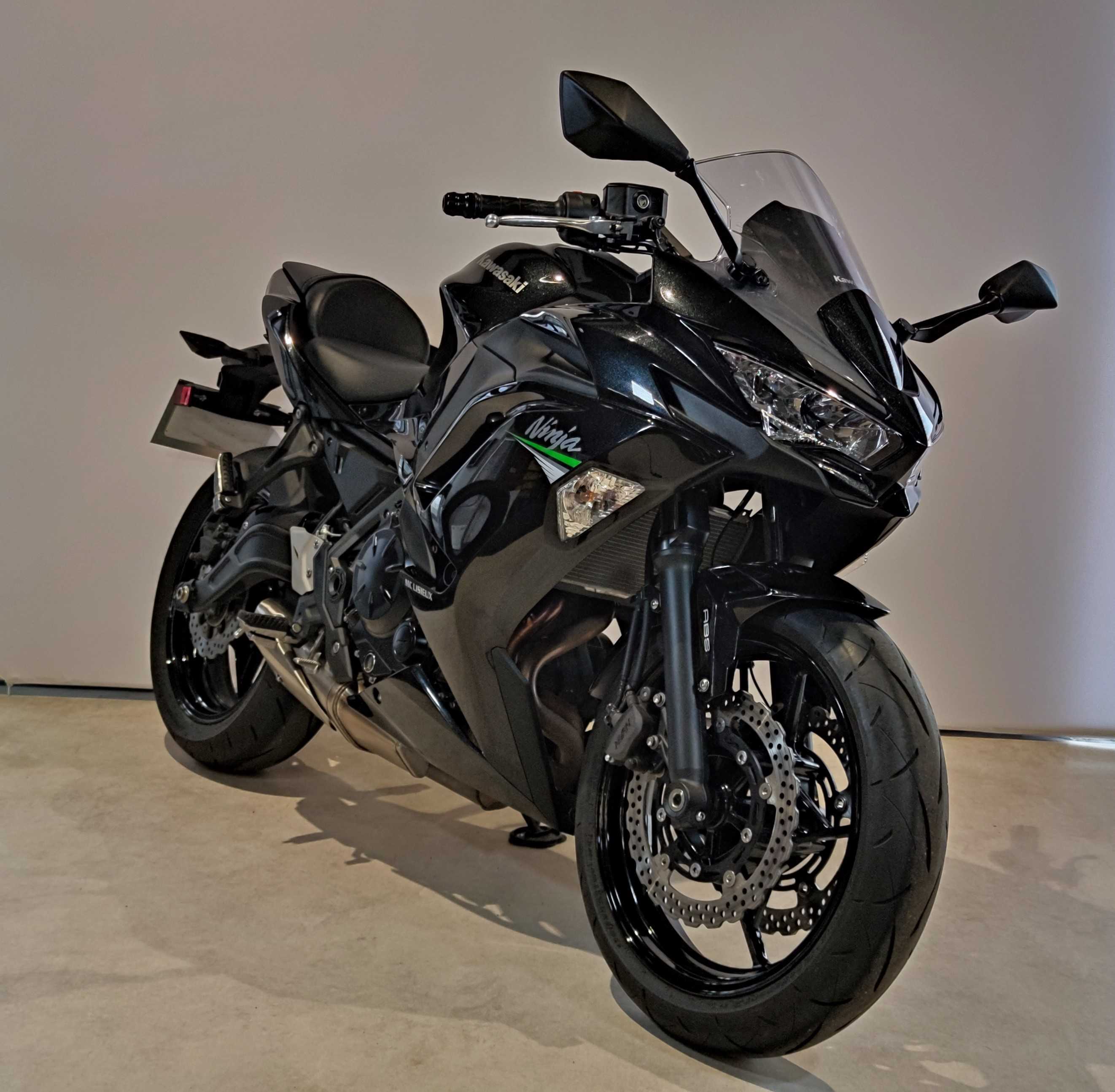 Kawasaki EX 650 Ninja 2020 HD vue 3/4 droite