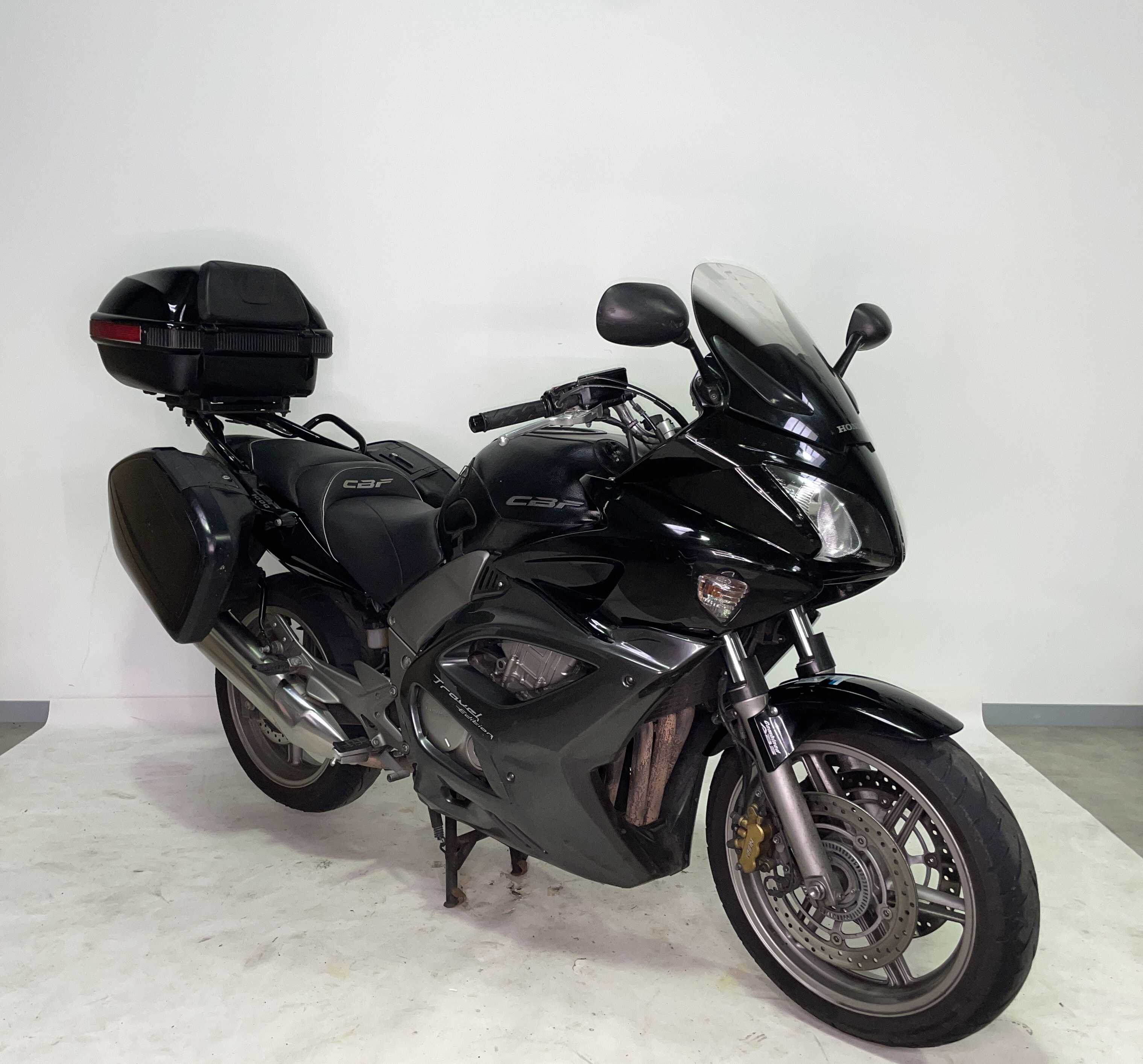 Honda CBF 1000 2008 HD vue 3/4 droite