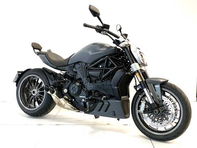 Ducati 1262 X DIAVEL 2019 HD vue 3/4 droite