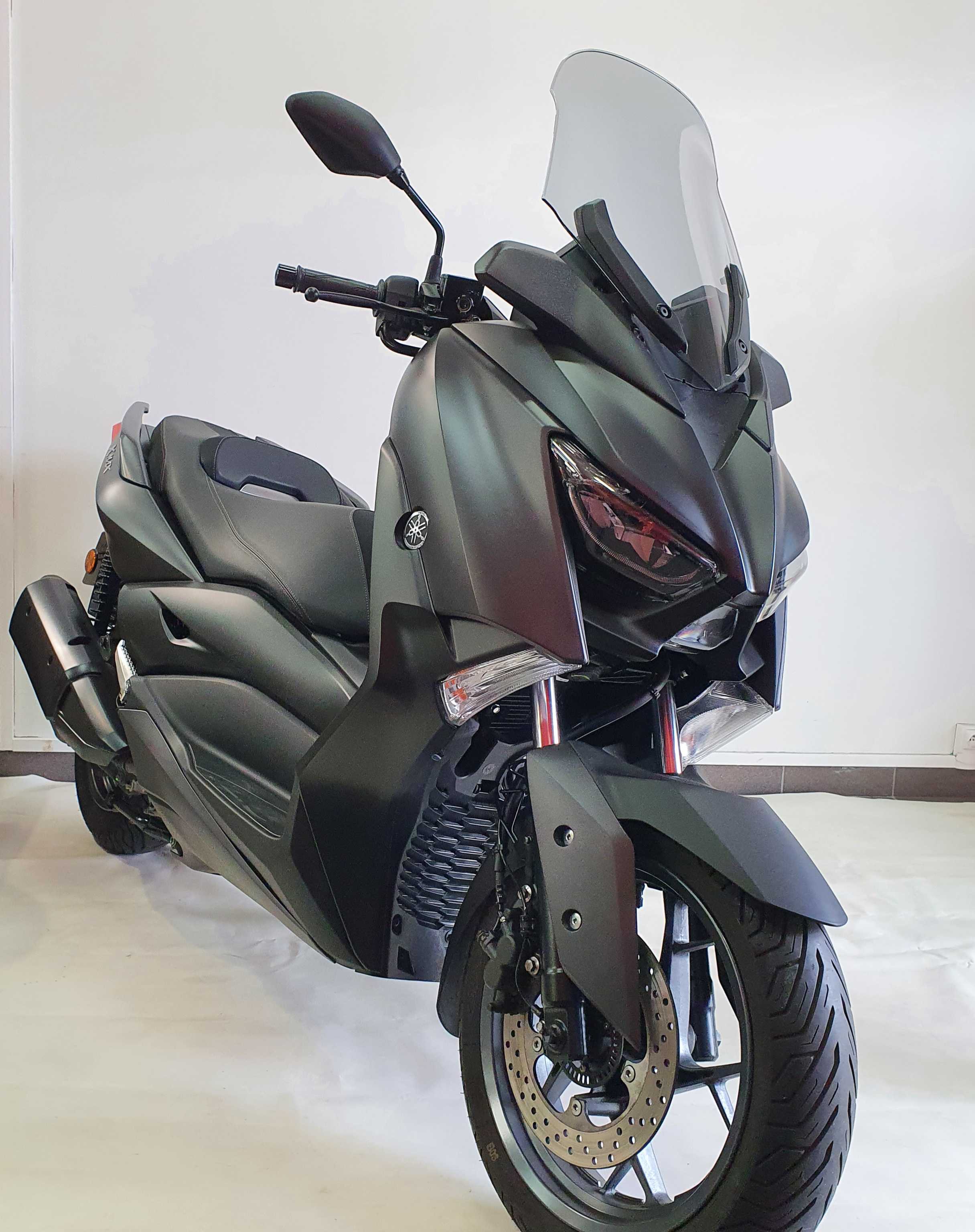 Yamaha X-MAX 2019 HD vue 3/4 droite