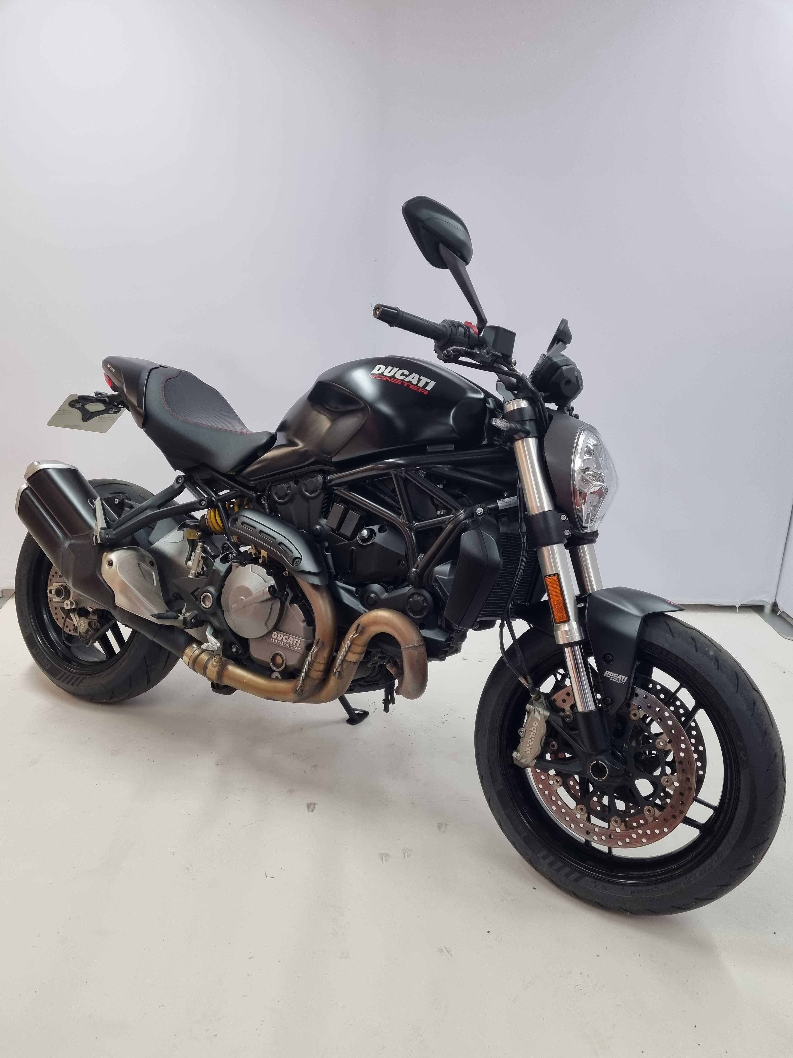 Ducati 821 MONSTER DARK 2019 HD vue 3/4 droite