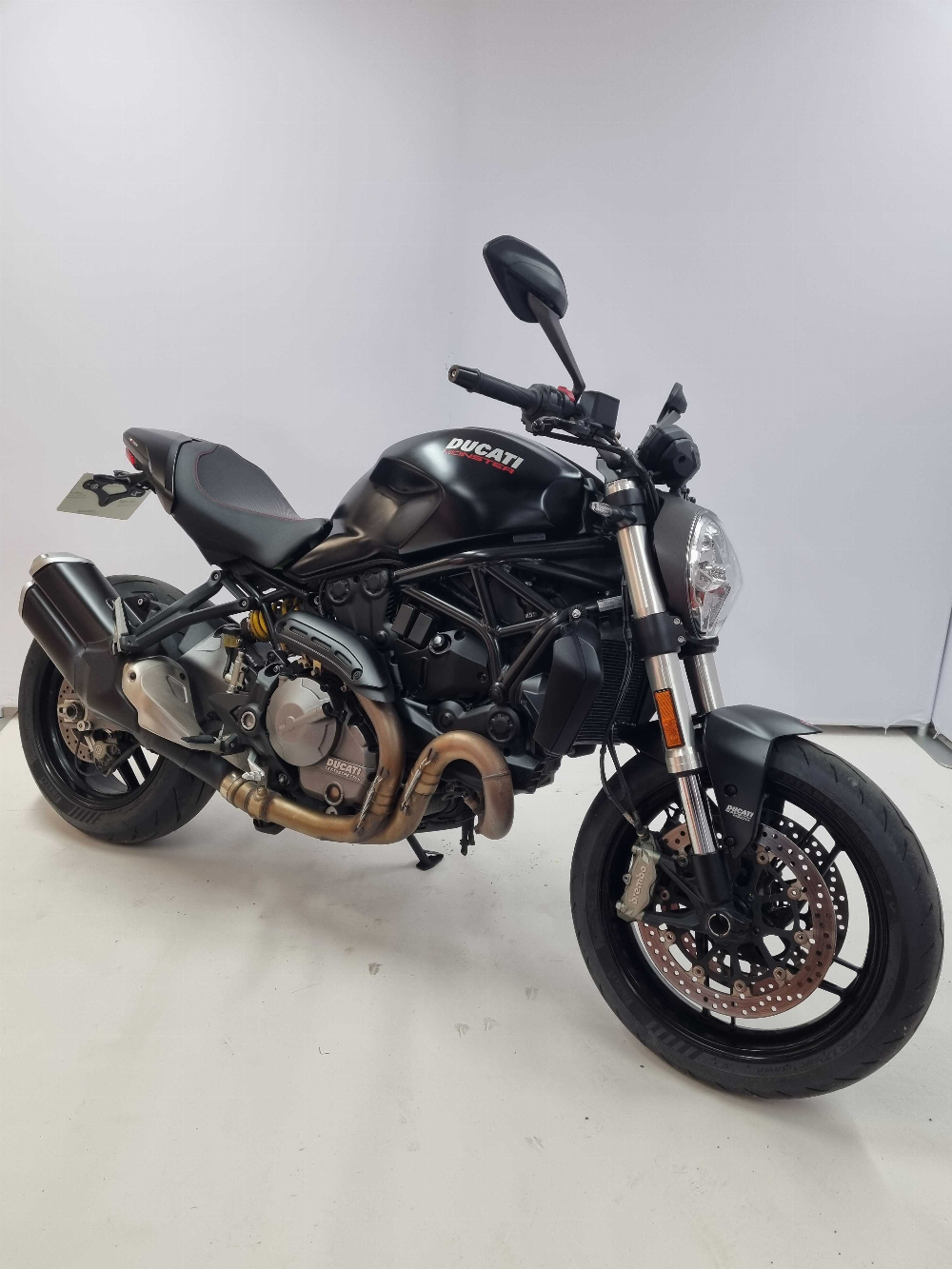 Ducati 821 MONSTER DARK 2019 vue 3/4 droite