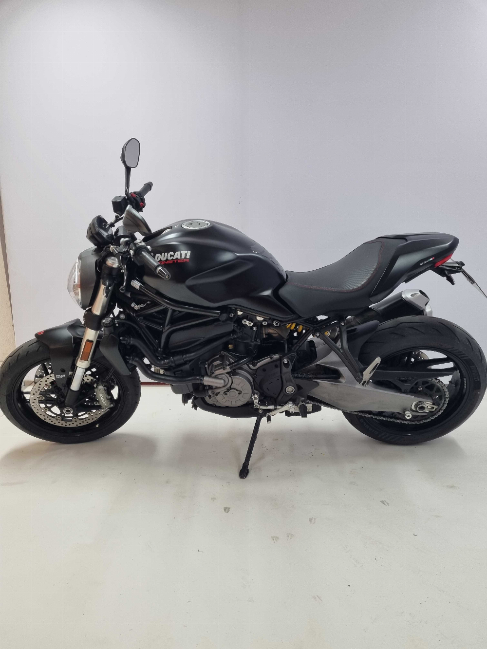 Ducati 821 MONSTER DARK 2019 vue gauche