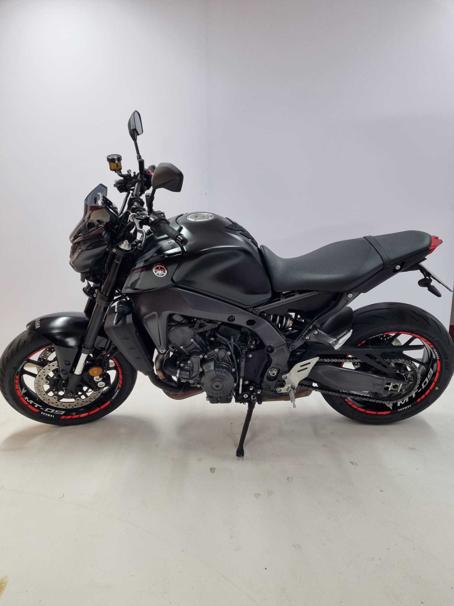 Yamaha MT09 900 TECH BLACK 2021 HD vue gauche