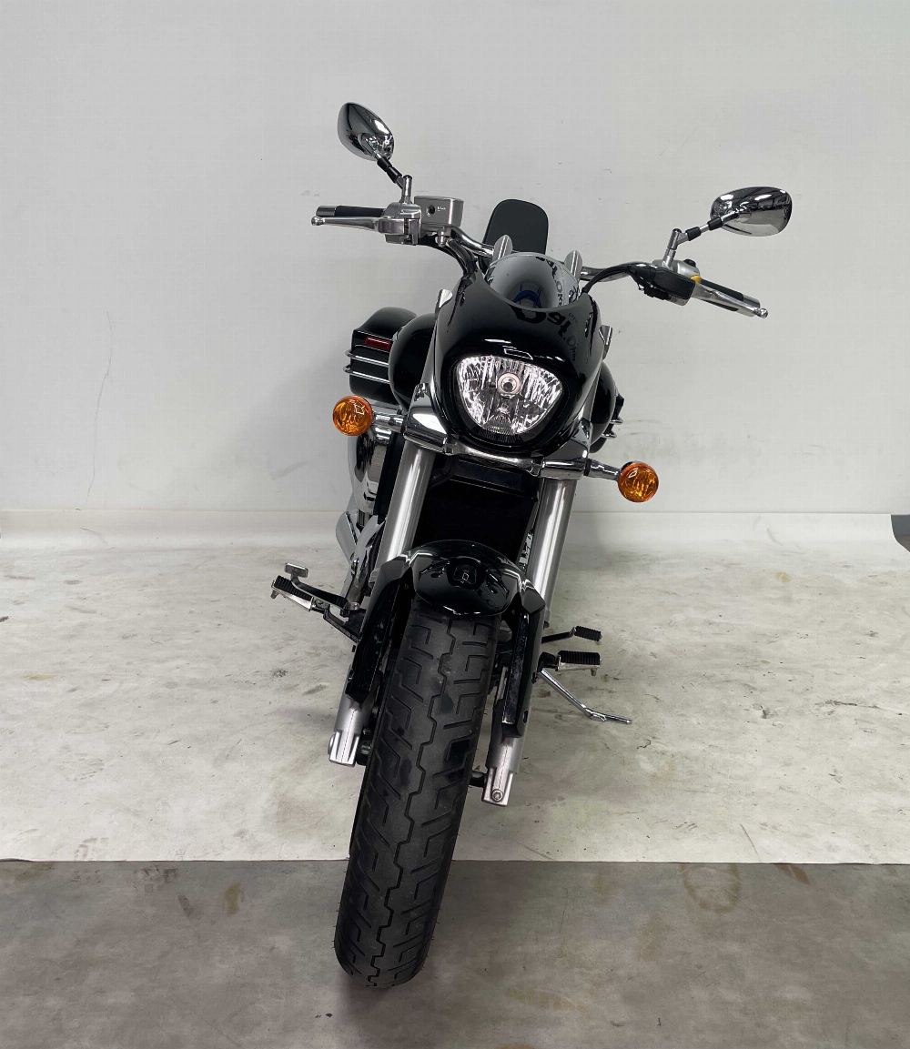 Suzuki VZ800Intruder (M800) 2015 vue avant