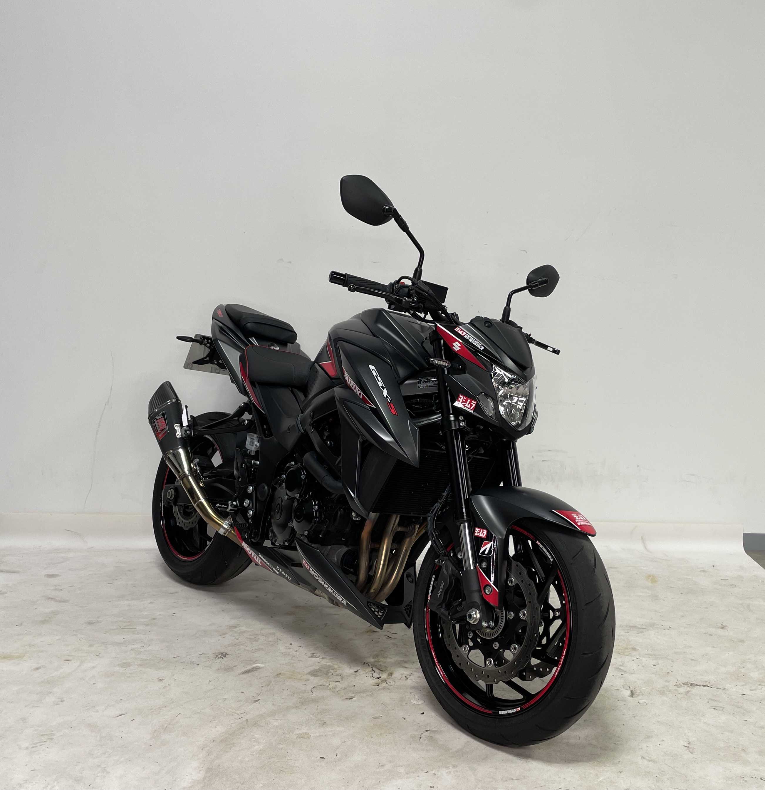 Suzuki GSX-S 750 2019 HD vue 3/4 droite