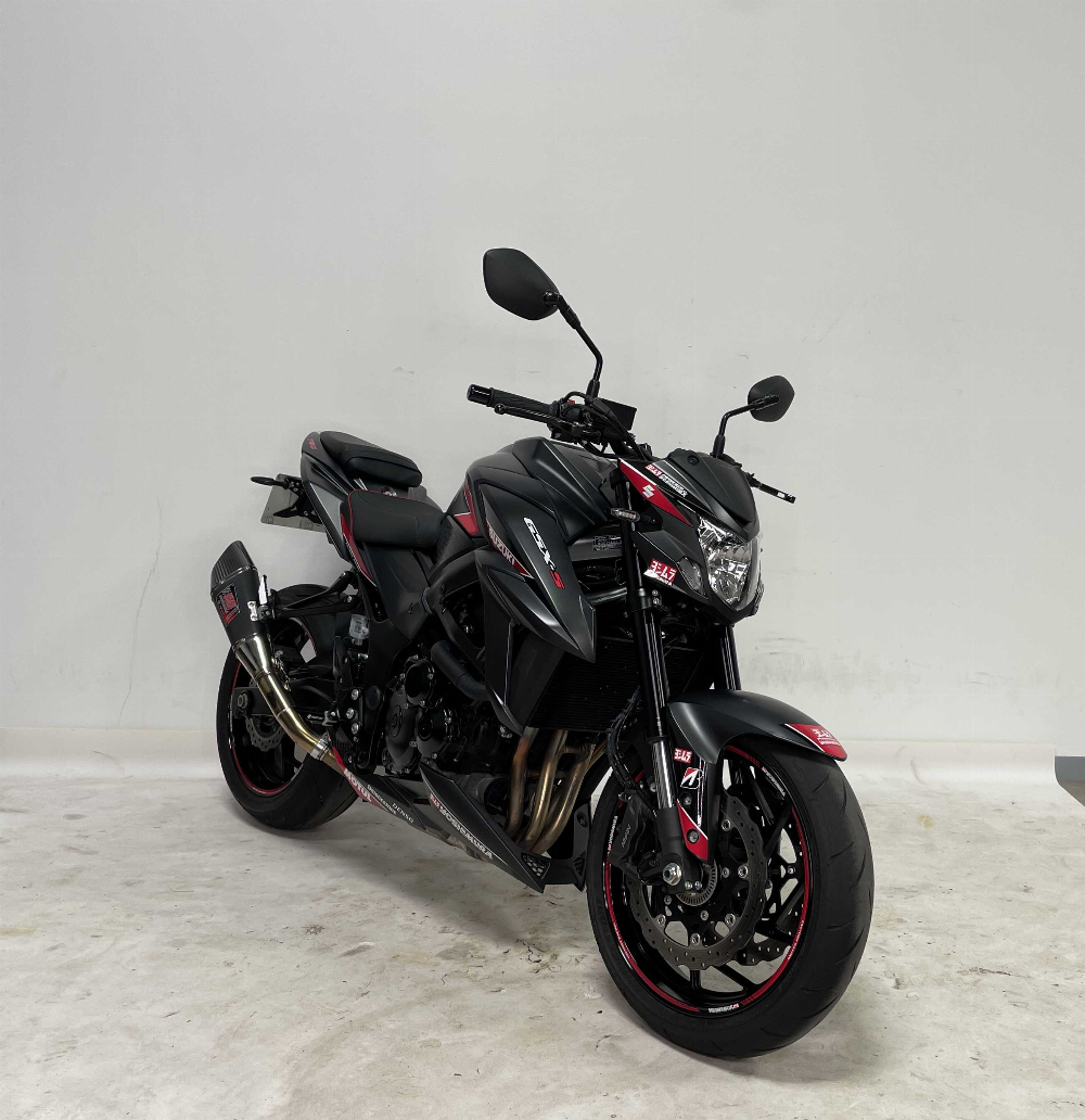 Suzuki GSX-S 750 2019 vue 3/4 droite