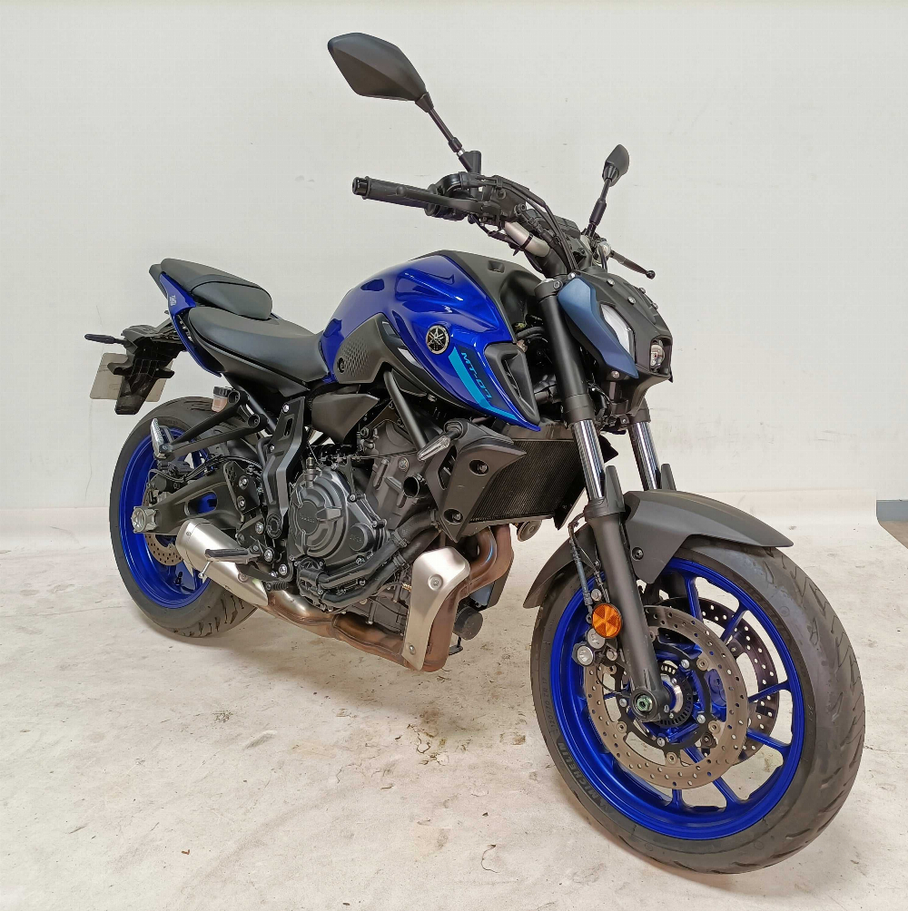 Yamaha MT-07 ABS 2021 vue 3/4 droite
