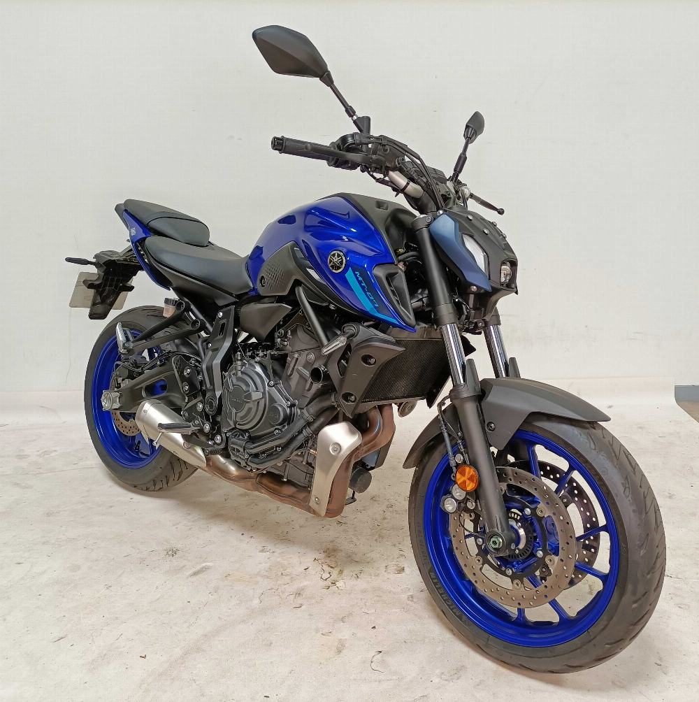 Yamaha MT-07 ABS 2021 vue 3/4 droite