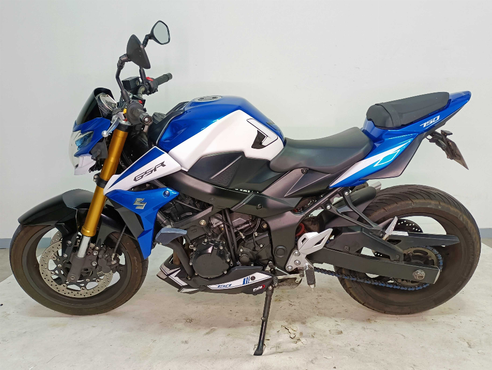 Suzuki GSR750 2014 vue gauche