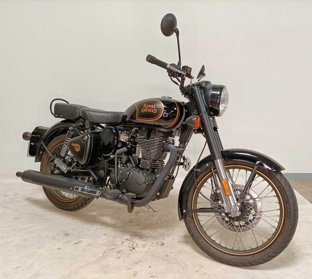 Royal Enfield BULLET 500 2020 vue 3/4 droite