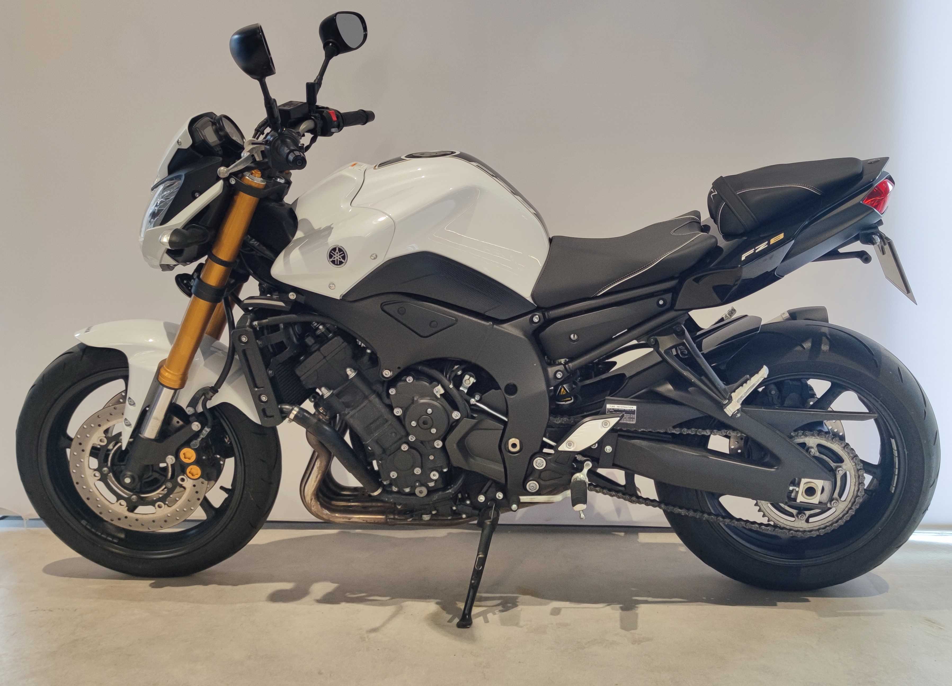 Yamaha FZ8800N 2013 HD vue gauche