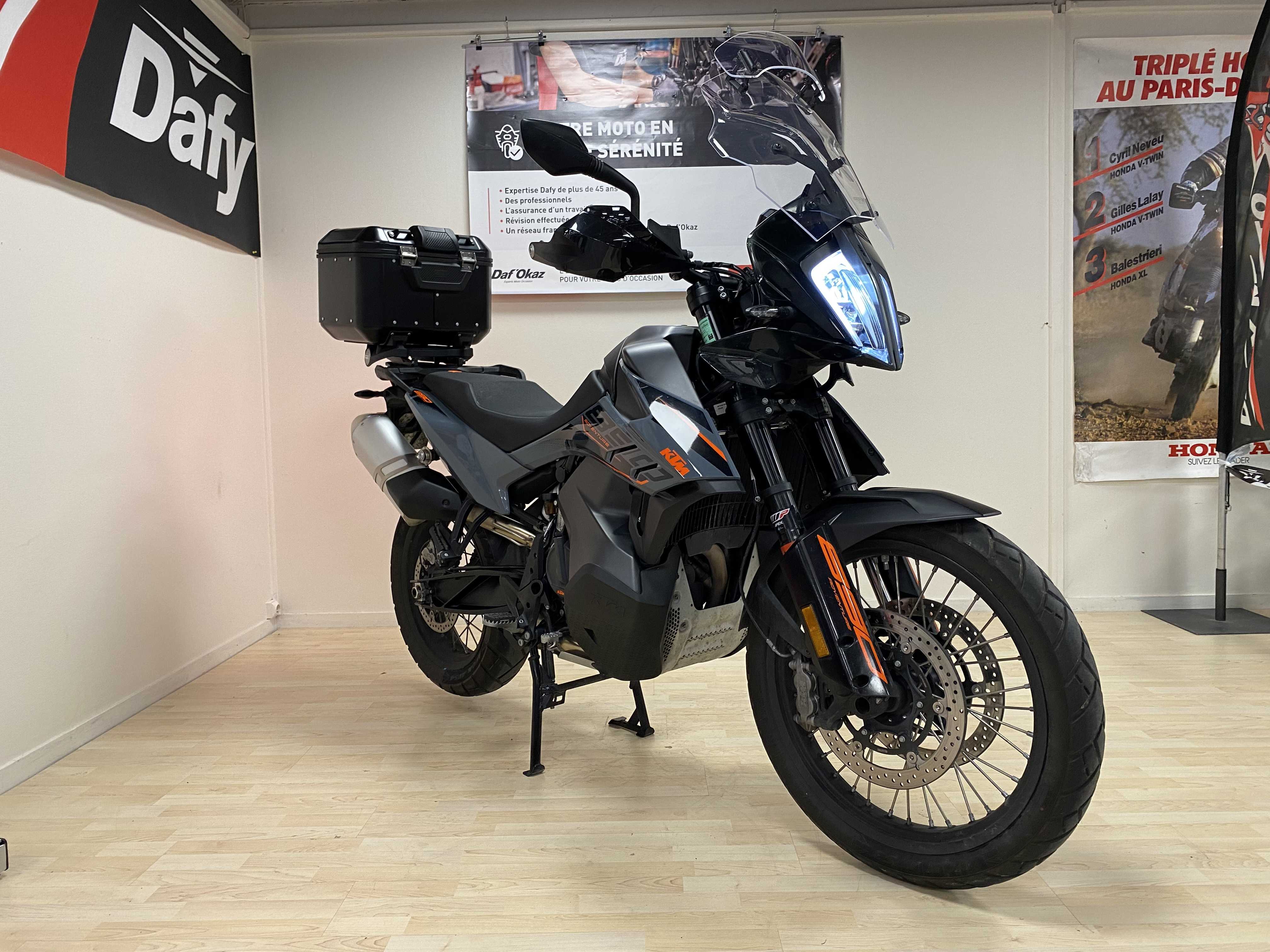 KTM 890 Adventure 2021 HD vue 3/4 droite