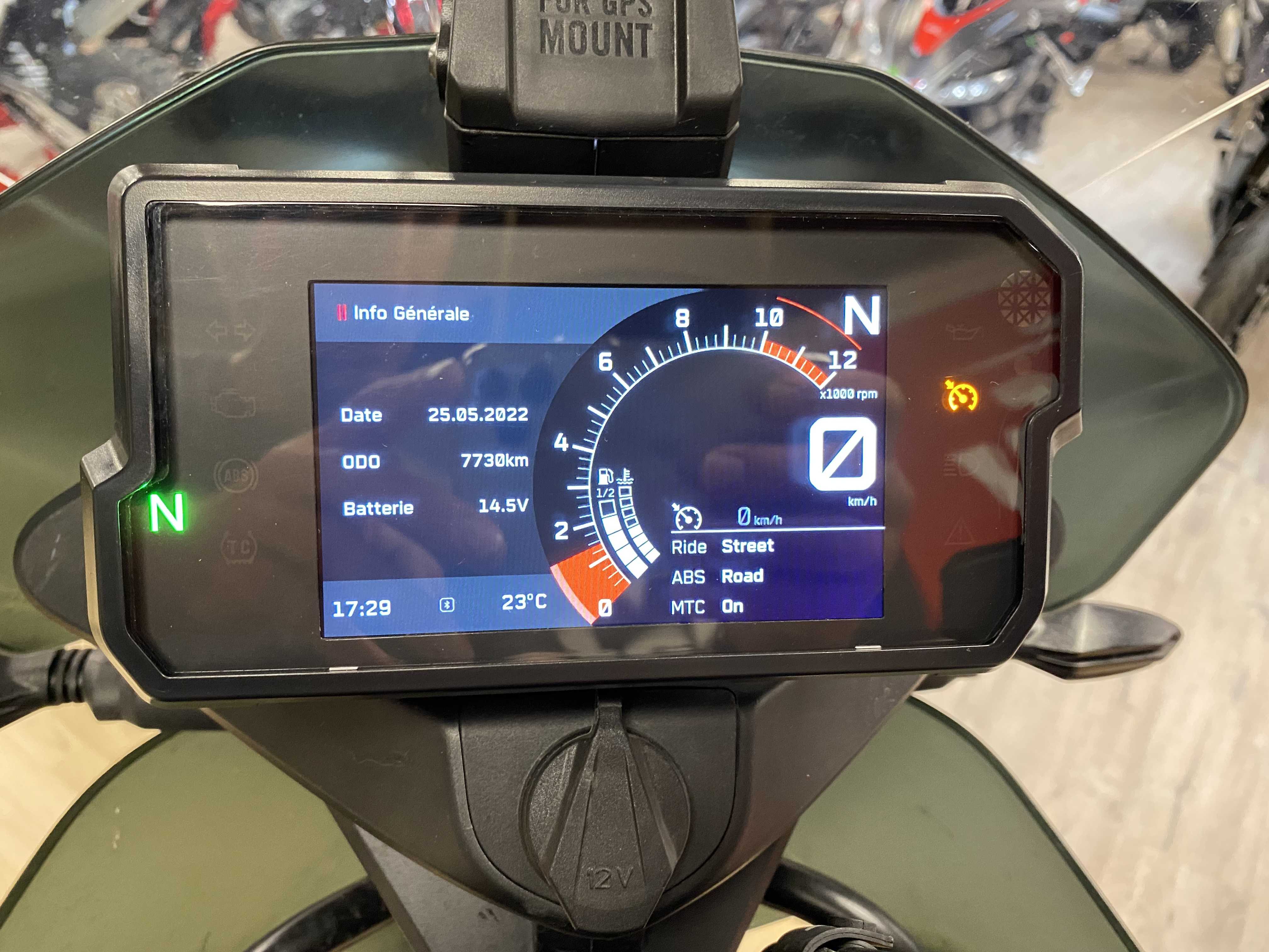 KTM 890 Adventure 2021 HD vue gauche