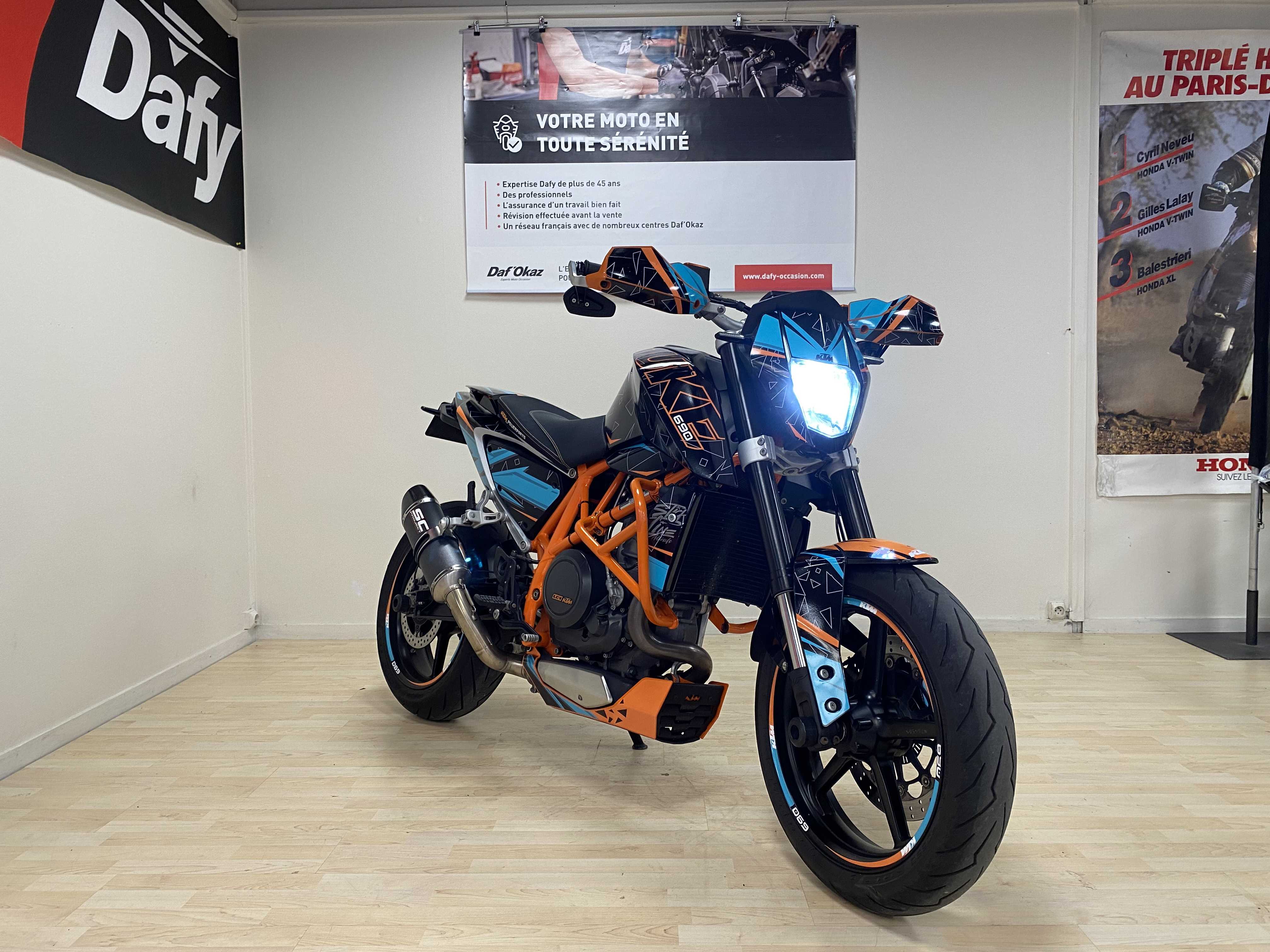 KTM 690 Duke 2012 HD vue avant