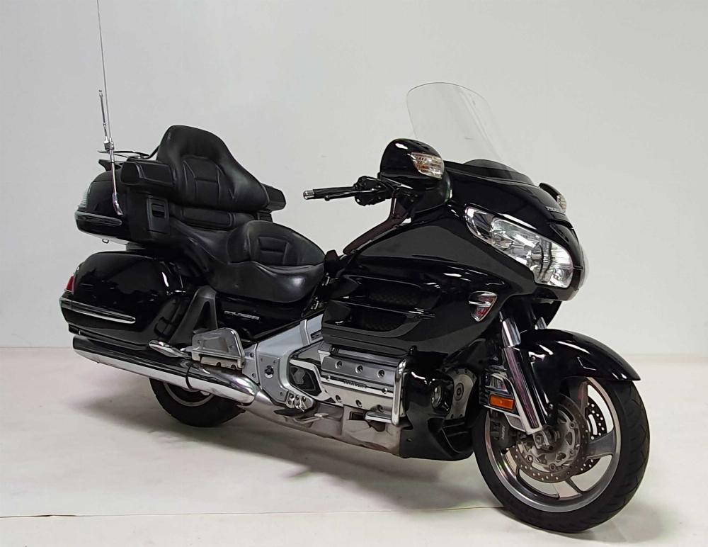 Honda Goldwing 1800 2009 vue 3/4 droite