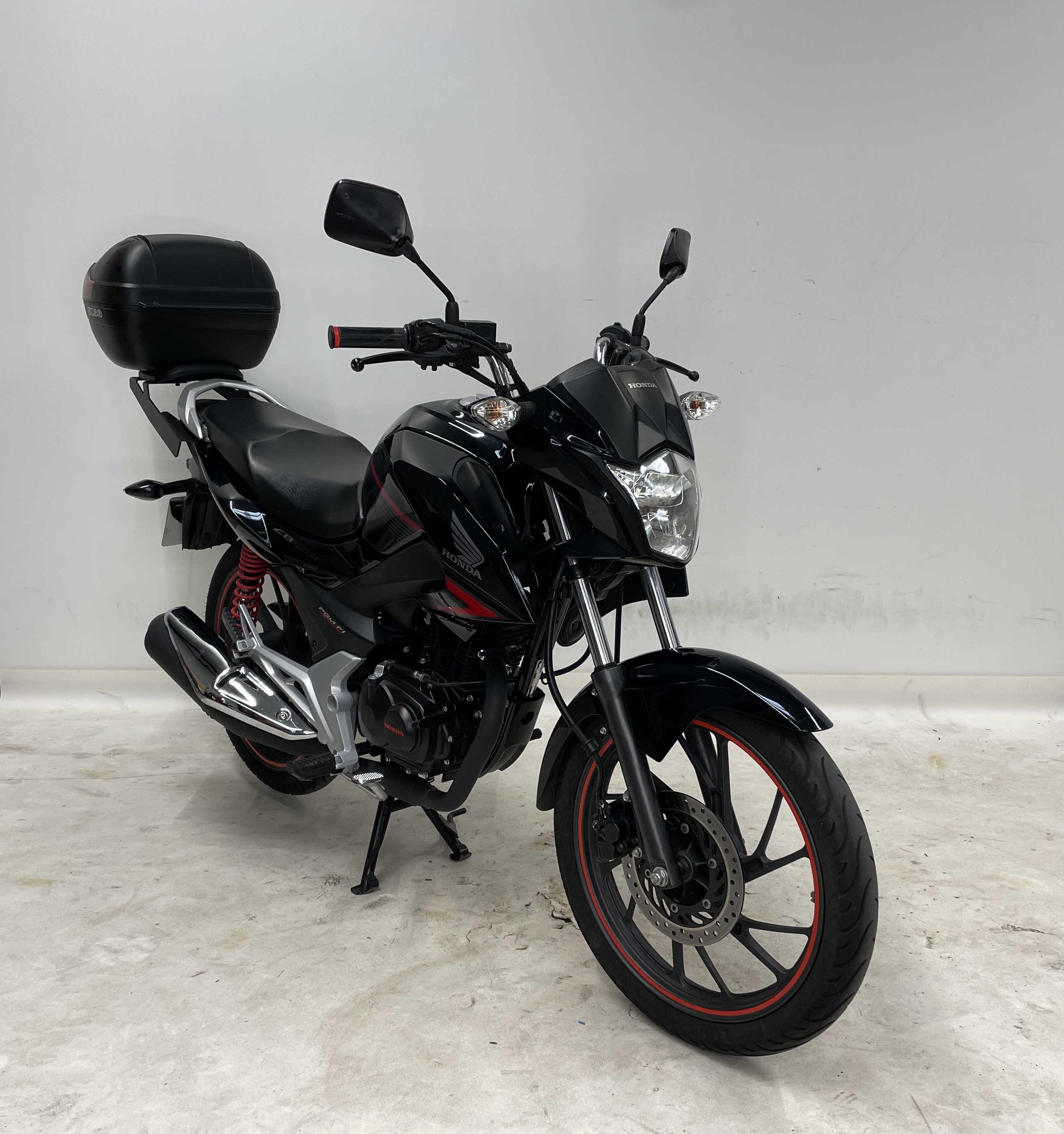 Honda CB 125 F (GLR) 2015 HD vue 3/4 droite