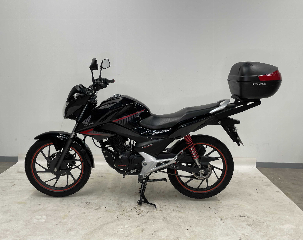 Honda CB 125 F (GLR) 2015 vue gauche