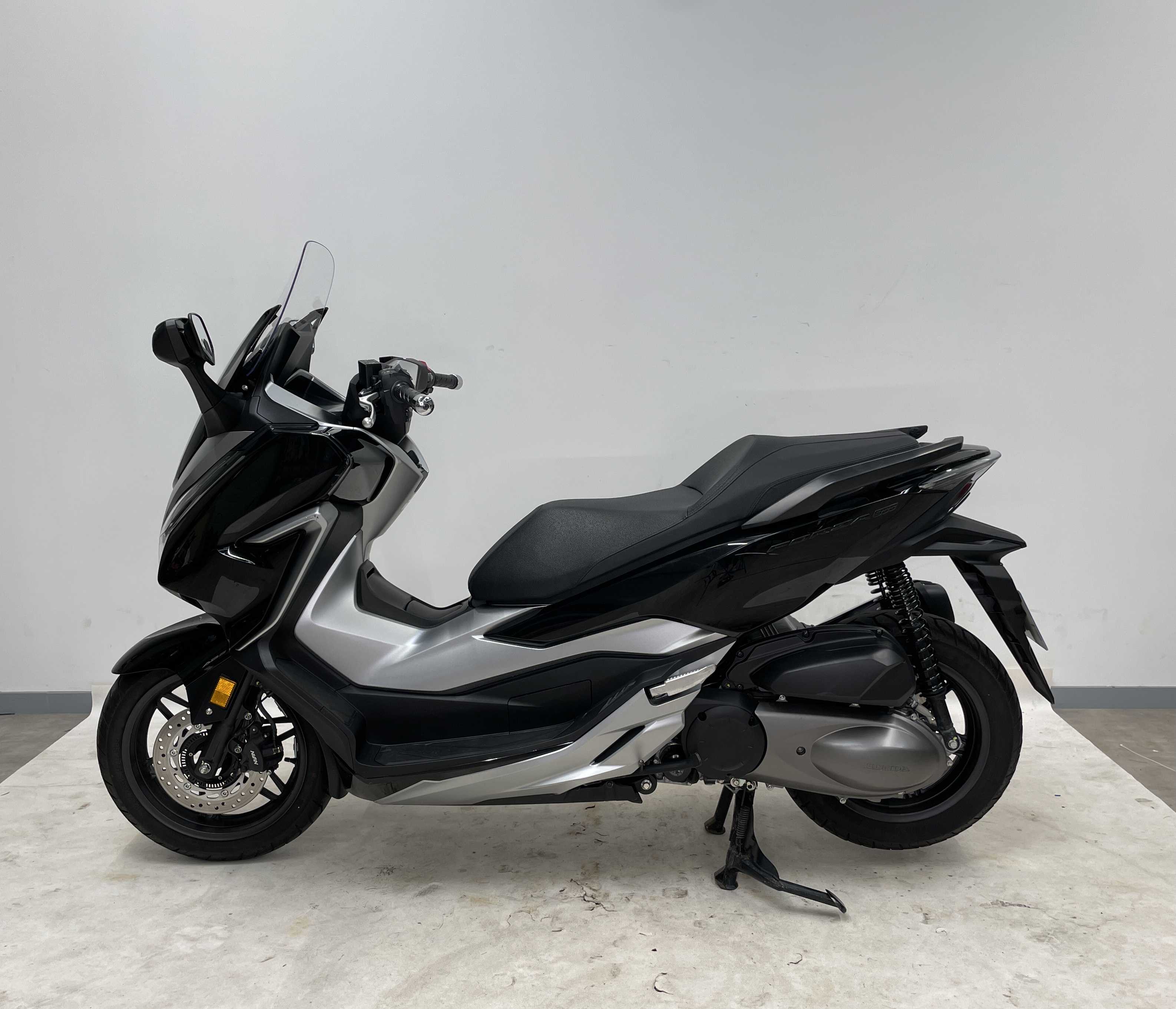 Honda NSS 300 Forza ABS 2018 HD vue gauche