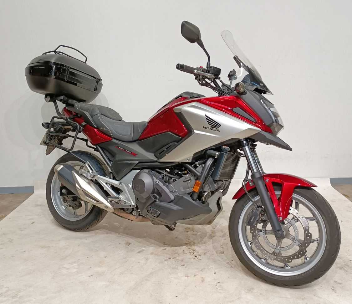 Honda NC 750 X DCT 2018 HD vue 3/4 droite