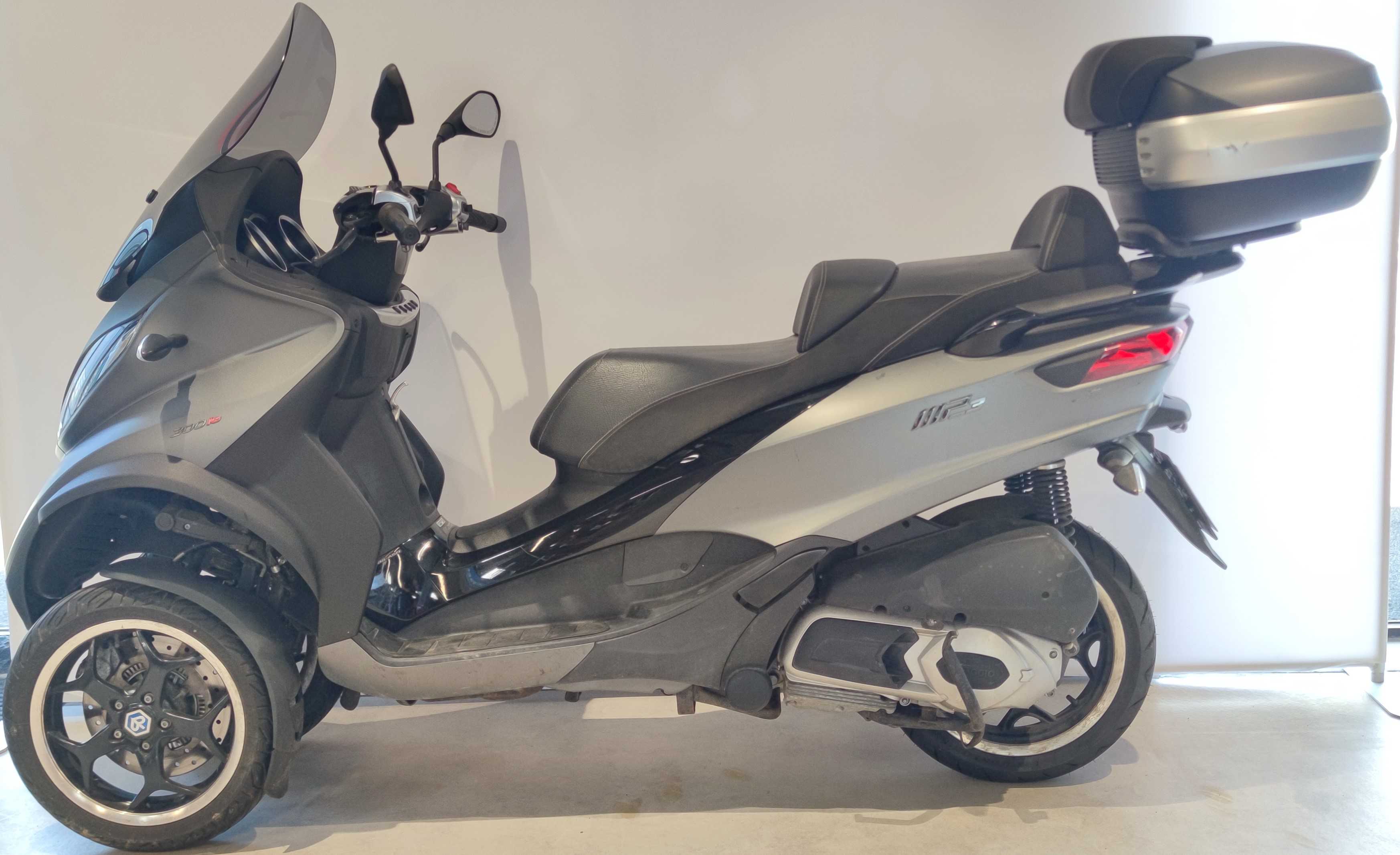 Piaggio MP3 300 LT M86200 2015 HD vue gauche