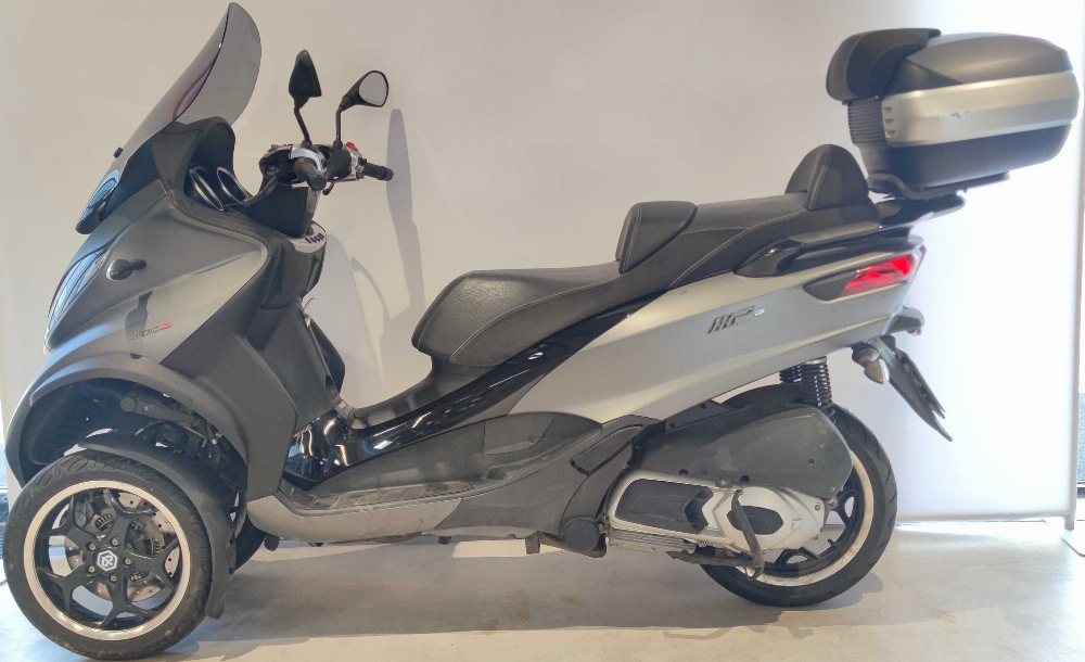 Piaggio MP3 300 LT M86200 2015 vue gauche