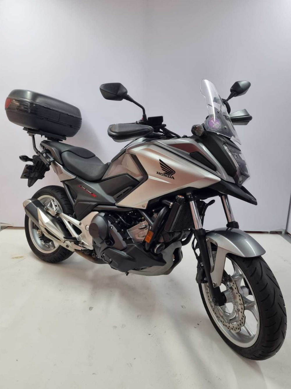 Honda NC 750 X DCT 2016 vue 3/4 droite