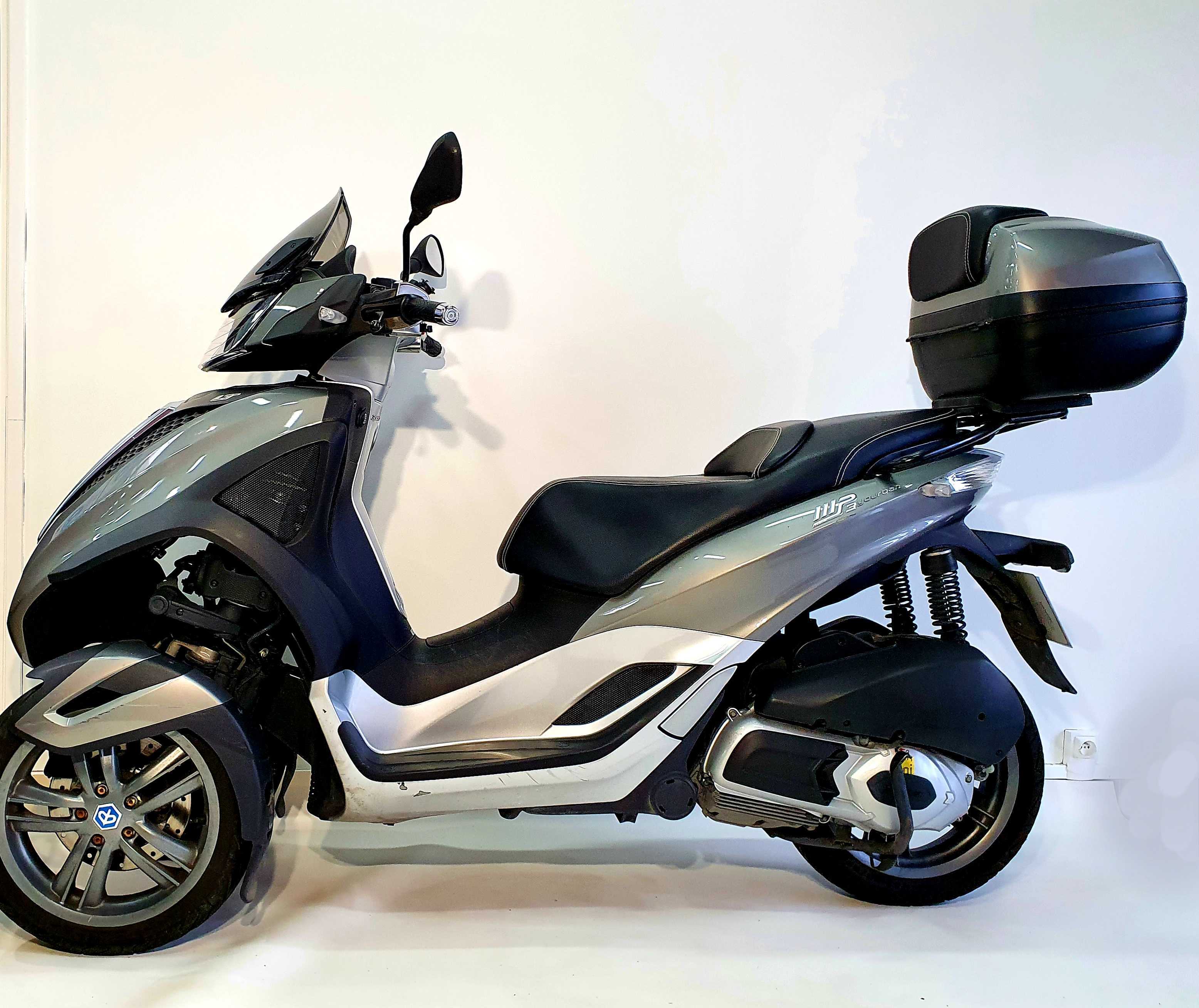 Piaggio MP3 300 2011 HD vue gauche